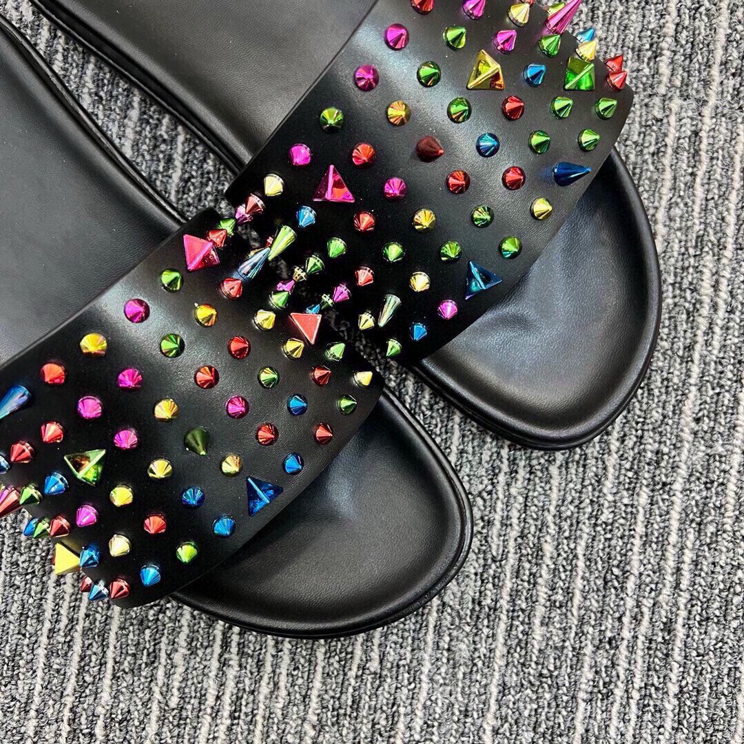 54A126ZDE Stylish slippers