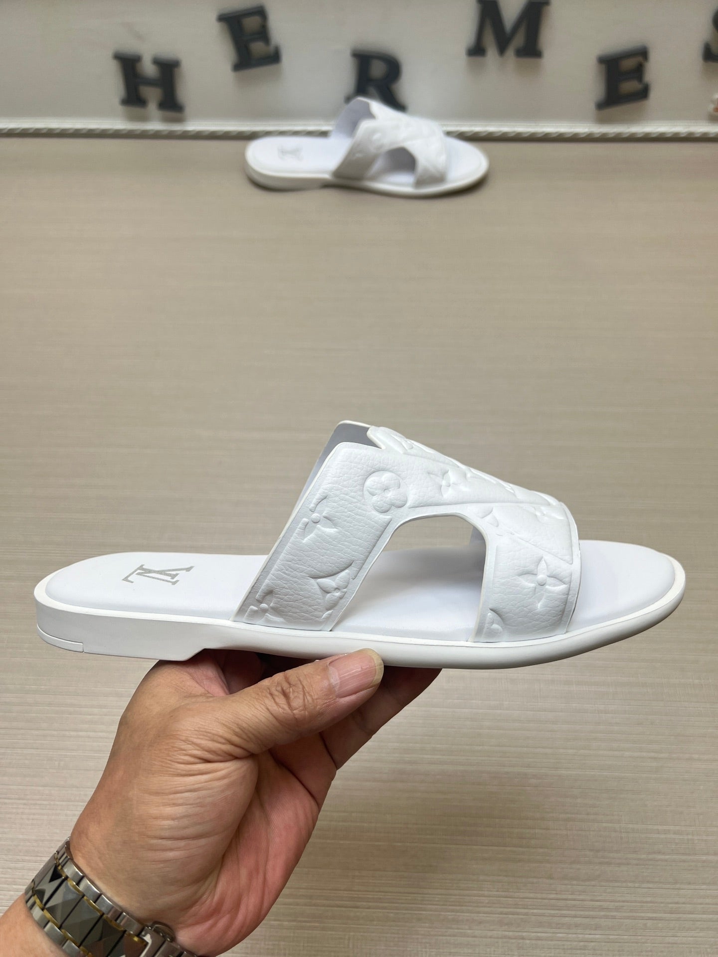 54E22ZDE Stylish slippers