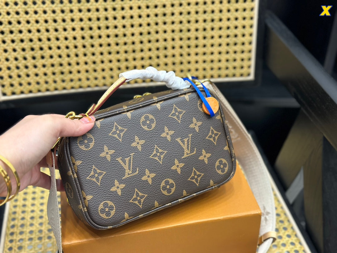 1XE162BDE Stylish leather bag 