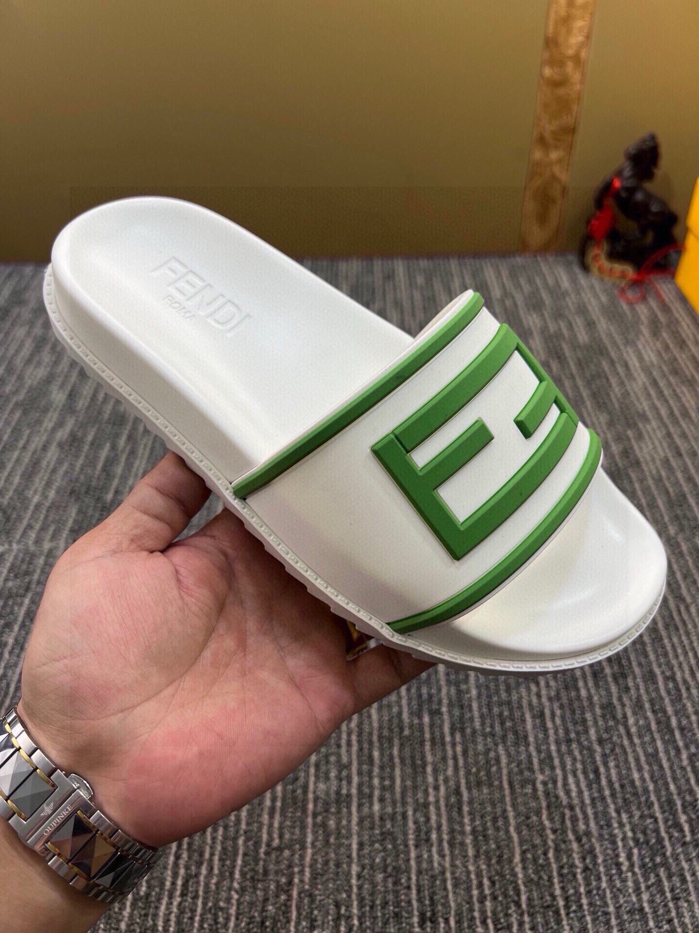 535ZF286ZDE Stylish Slippers