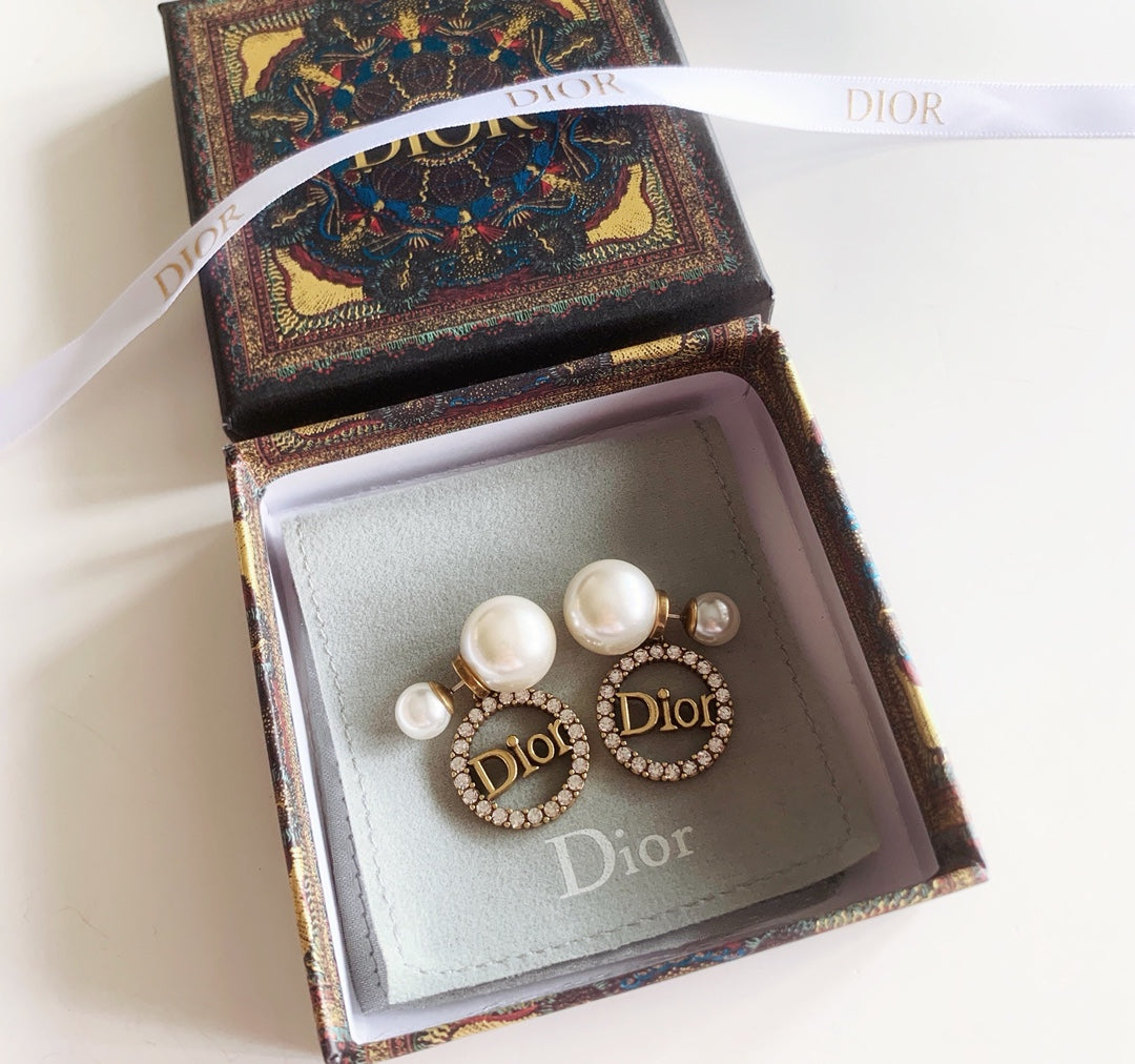 1YD419EDE Stylish Earrings