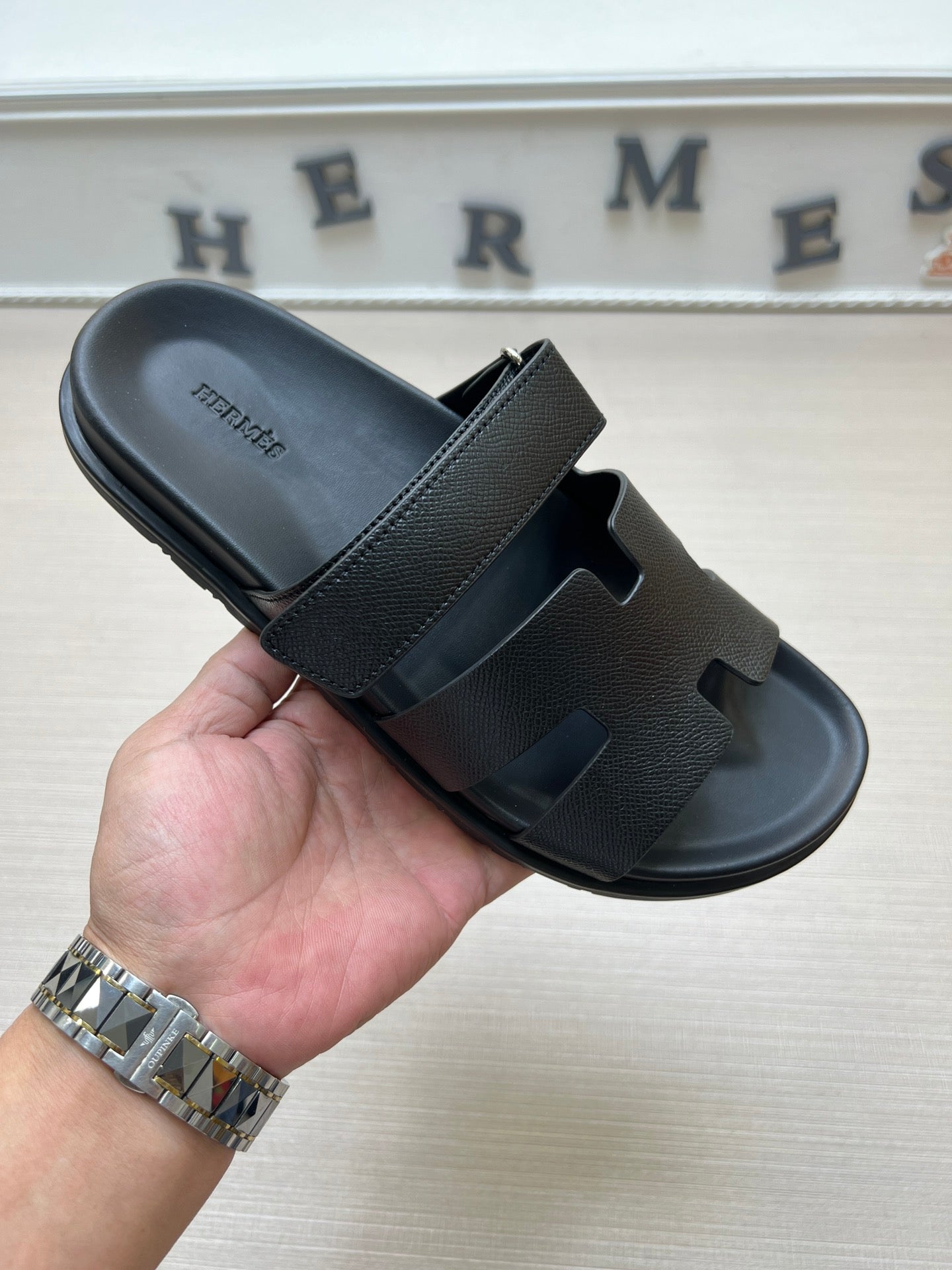 54H1ZDE Stylish slippers