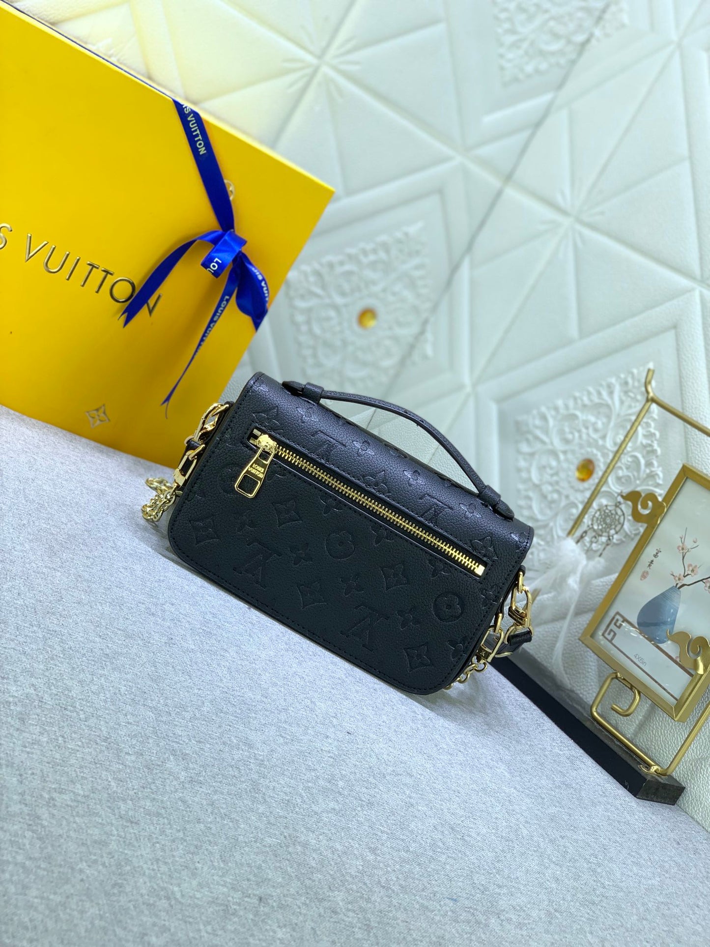 2XE43BDE Stylish leather bag 