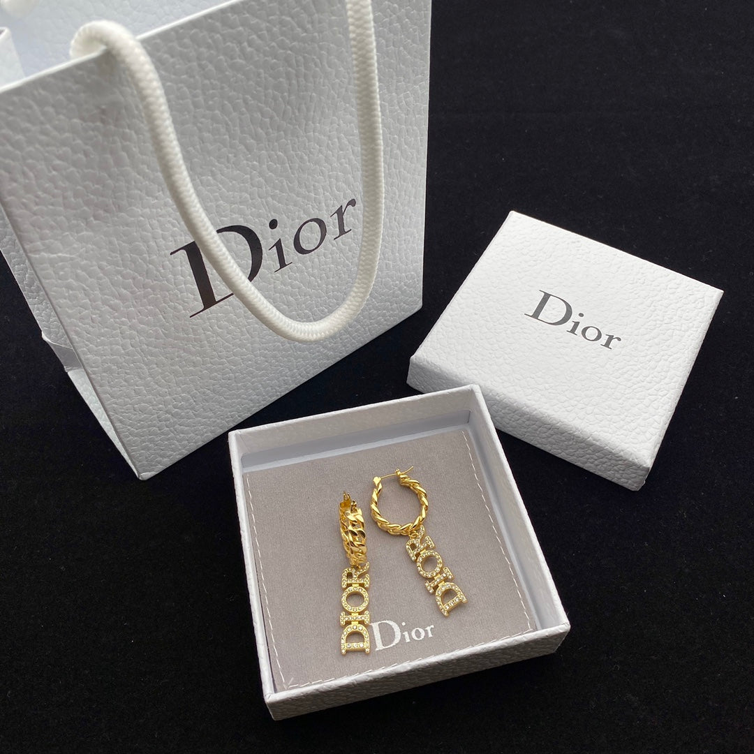 1YD224EDE Stylish Earrings