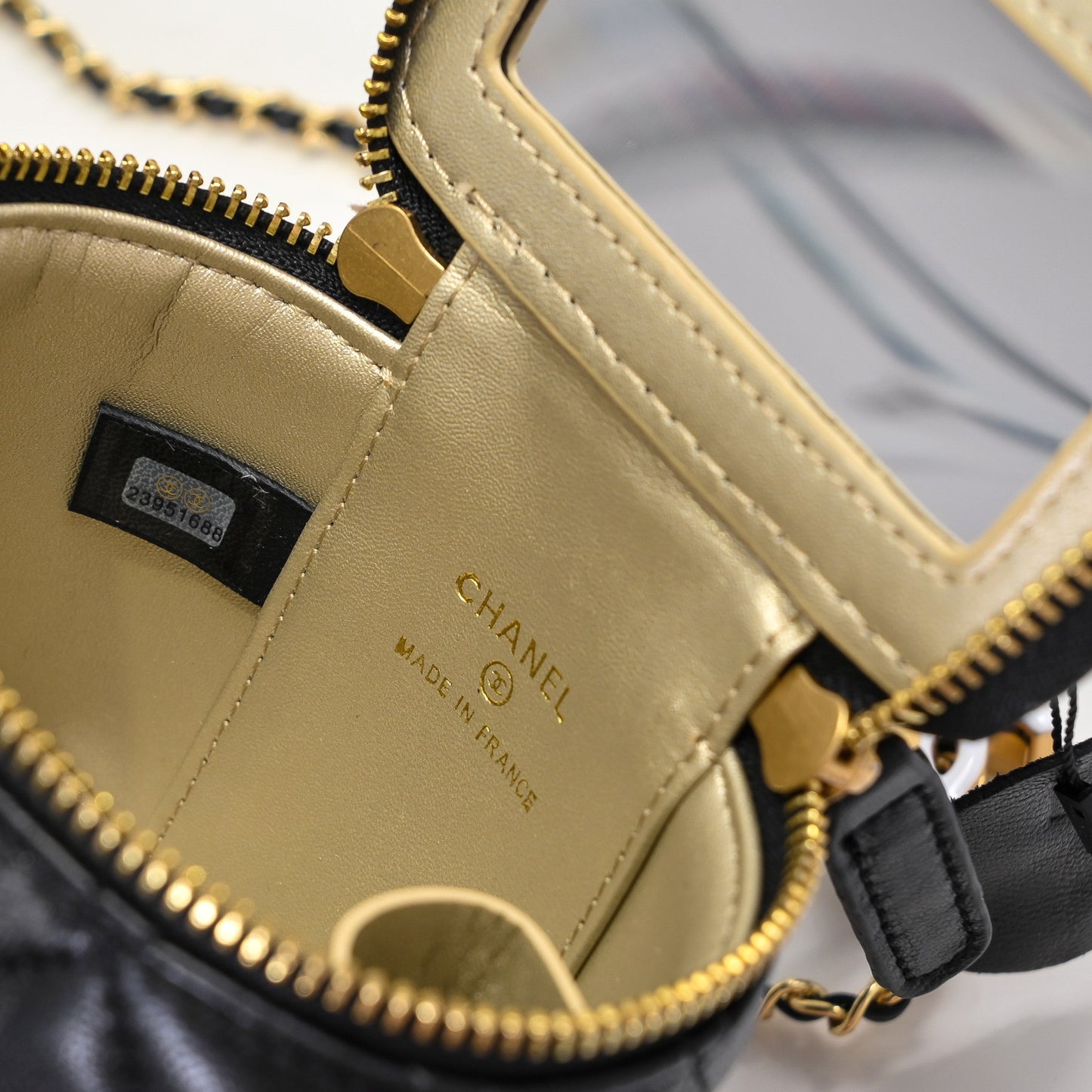 155XC32BDE Stylish leather bag