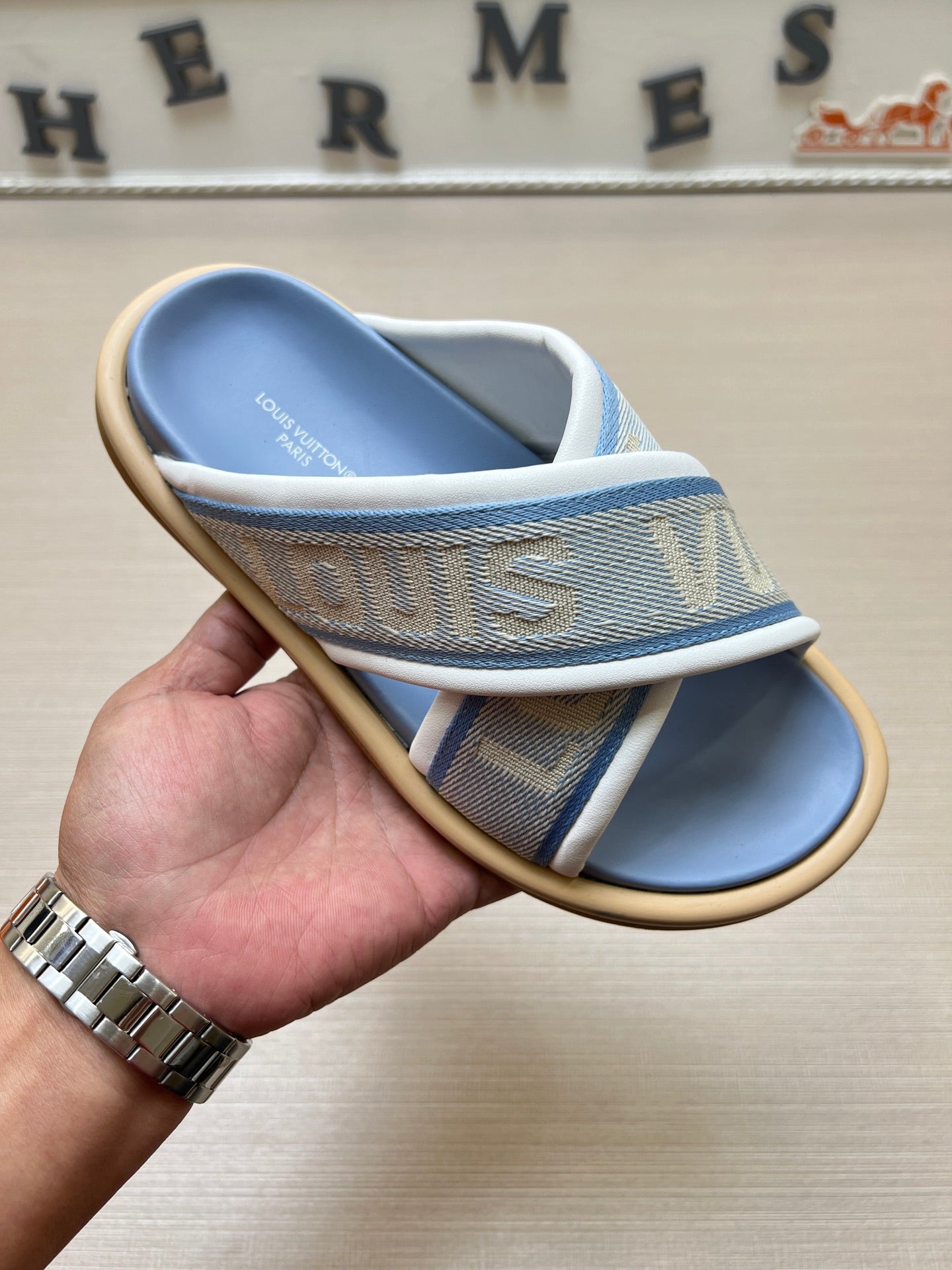 535ZE270ZDE Stylish Slippers