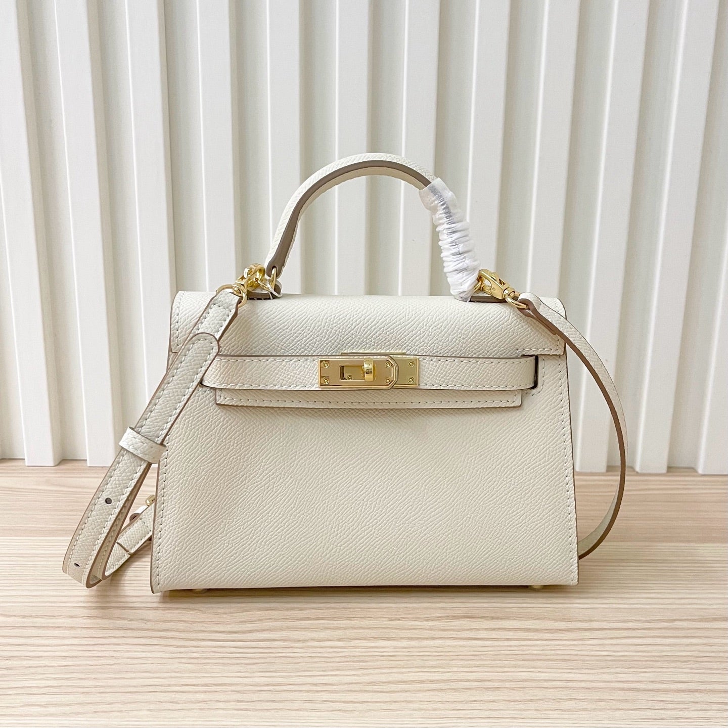 2WH26BDE Stylish leather bag