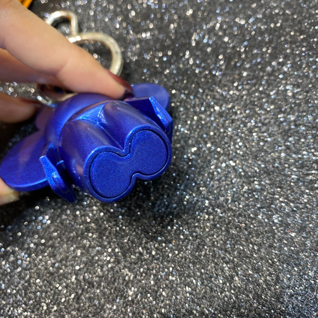 14E63ADE Stylish key closure