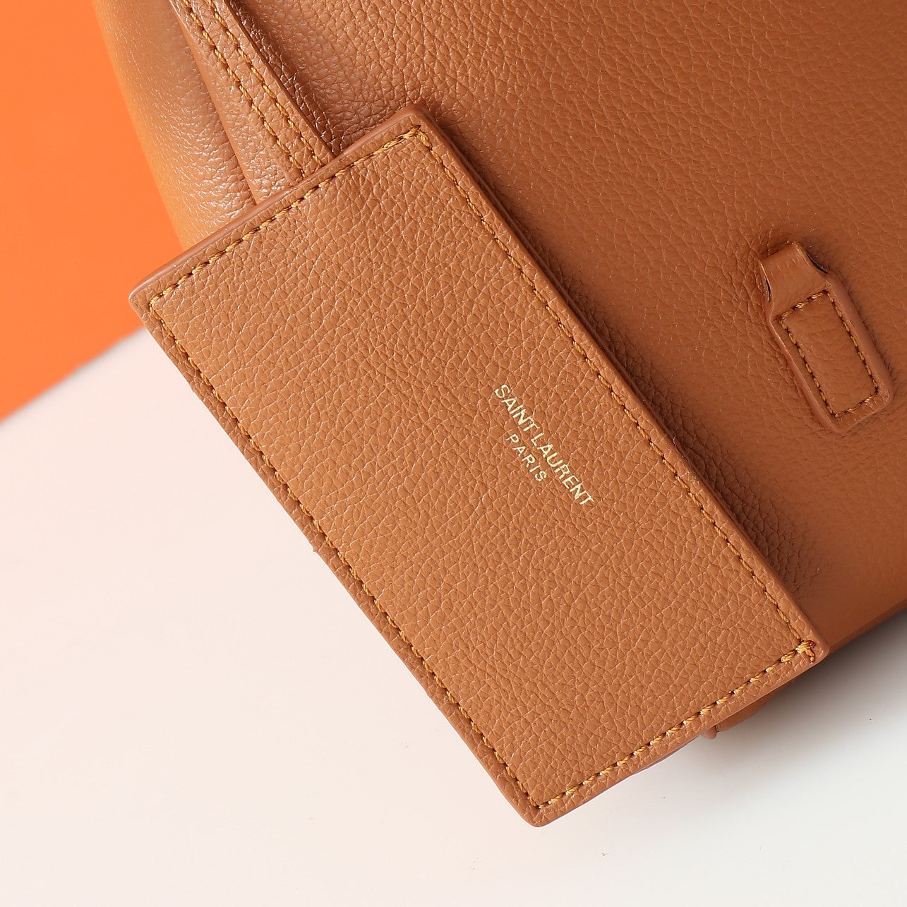 165NSL116BDE Stylish leather bag