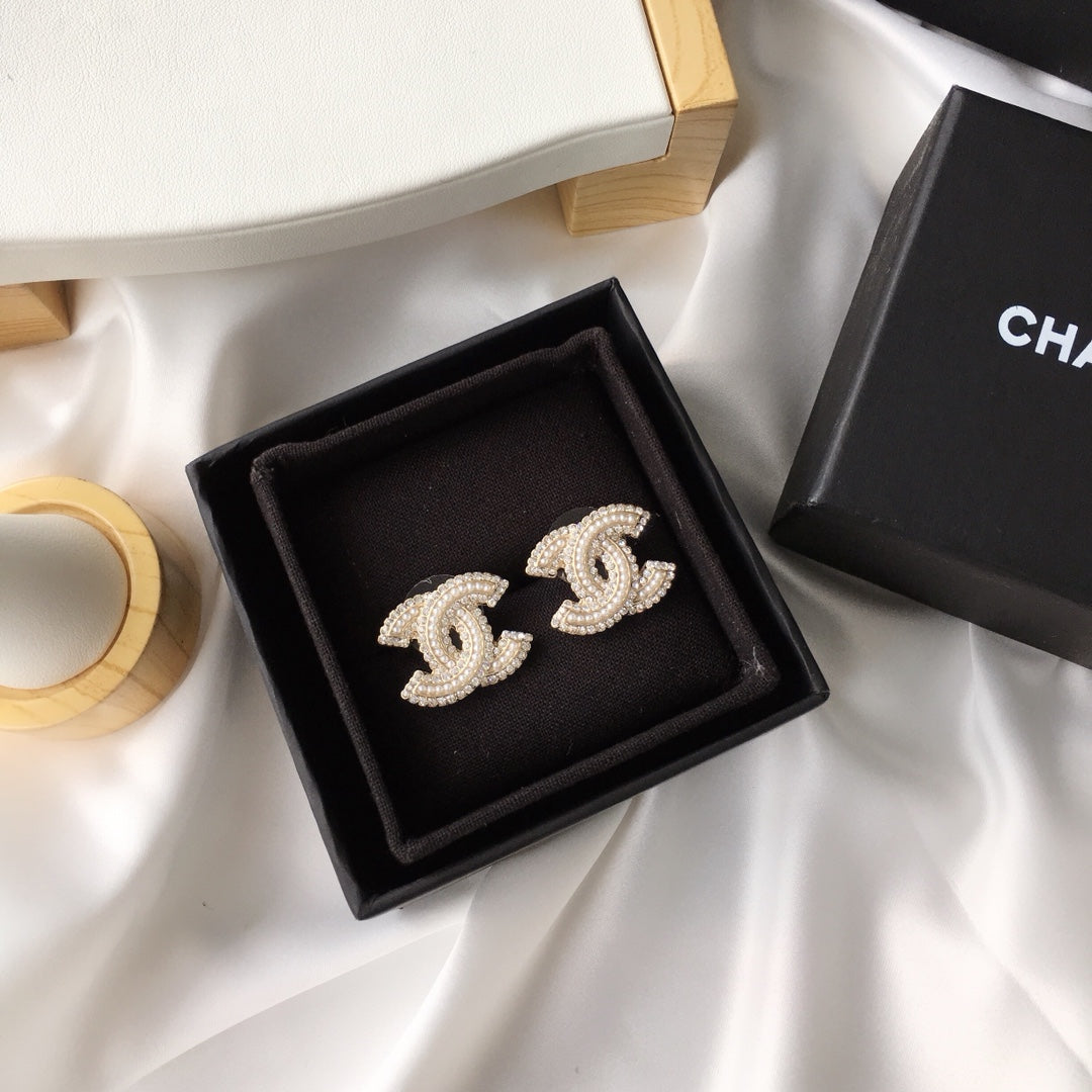 14C485EDE Stylish Earrings