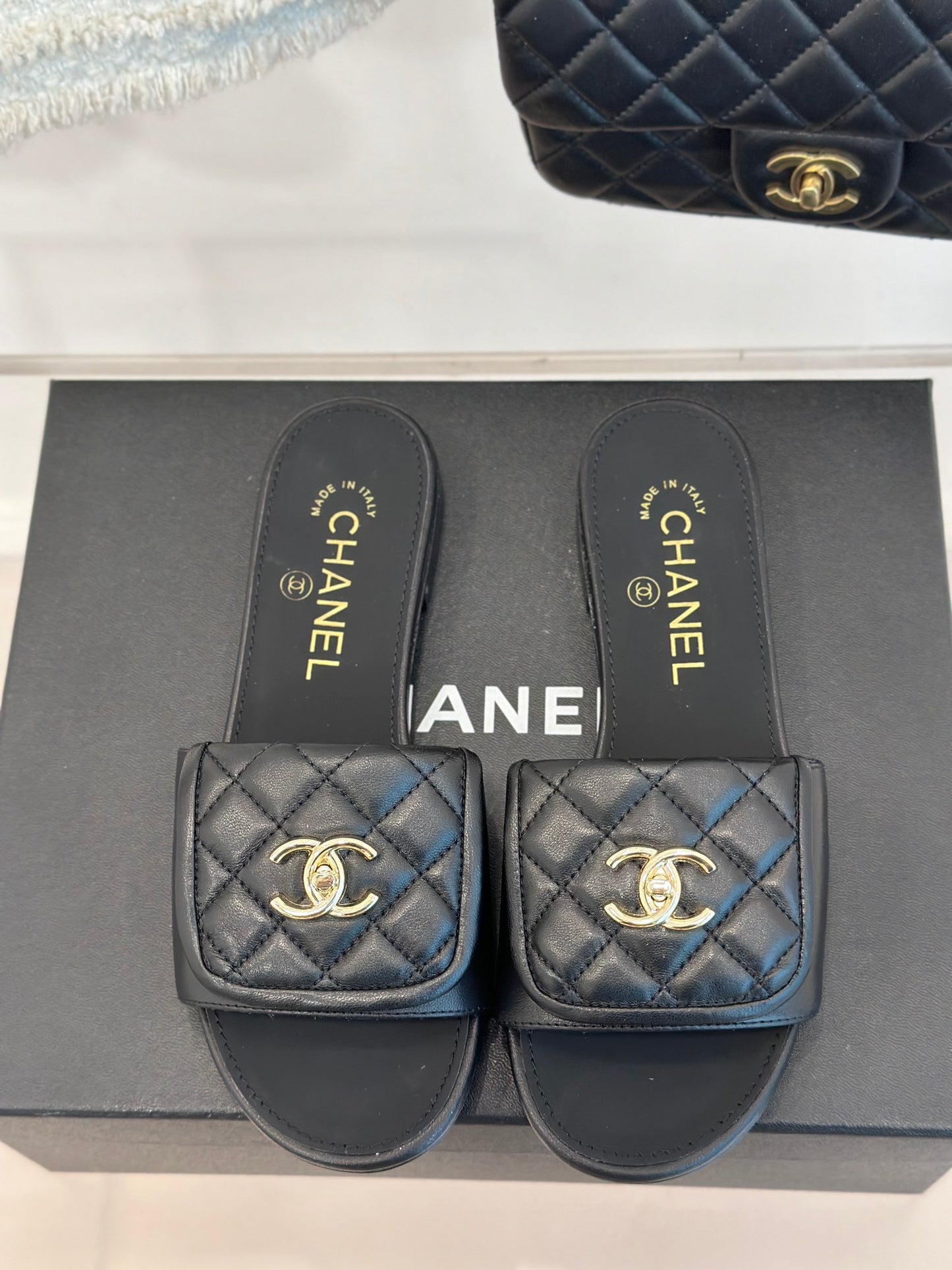 1ZC245ZDE Stylish Slippers