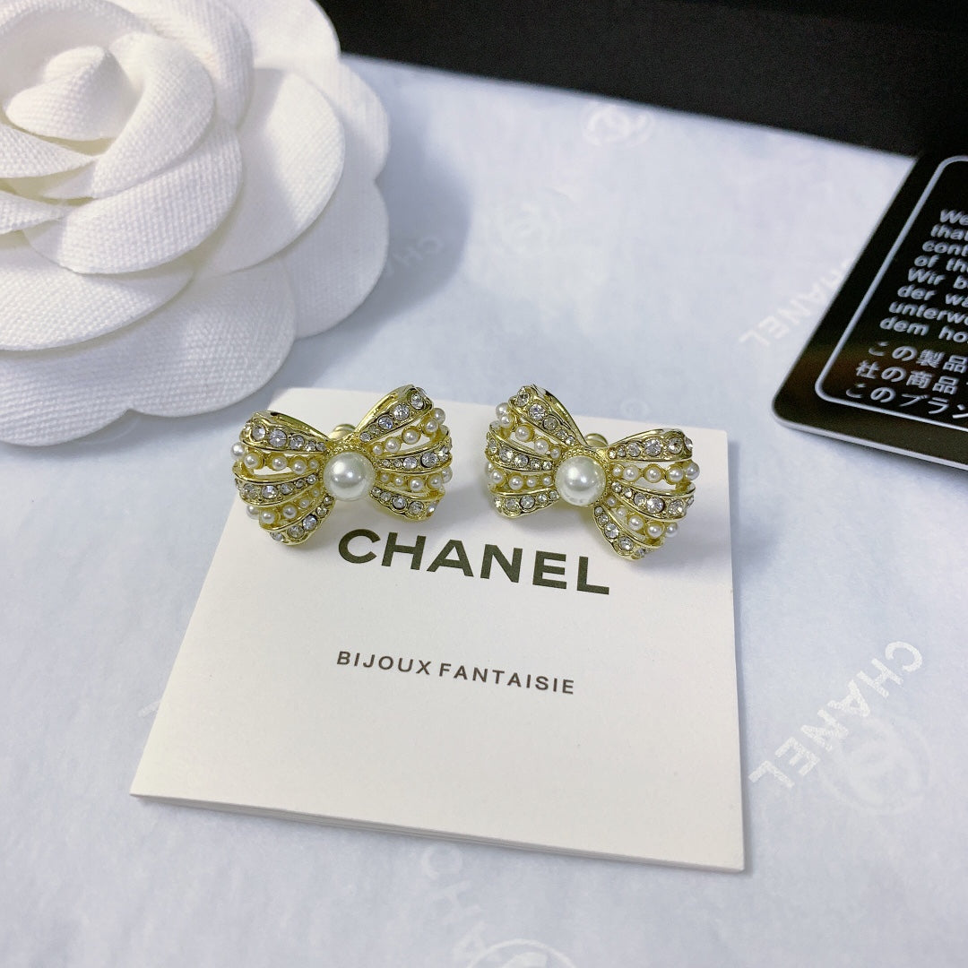 14C549EDE Stylish Earrings