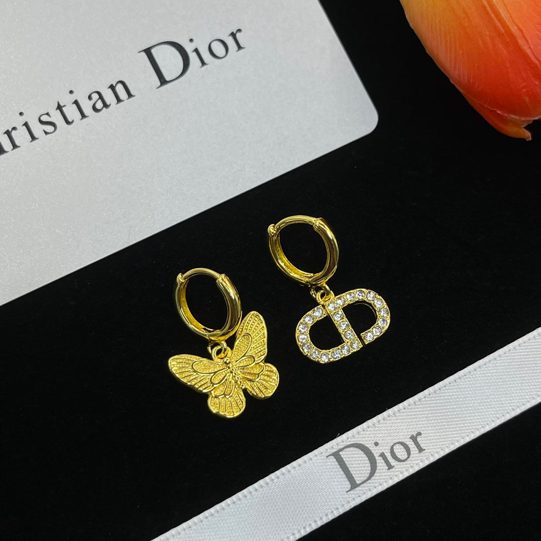 14D1062EDE Stylish Earrings