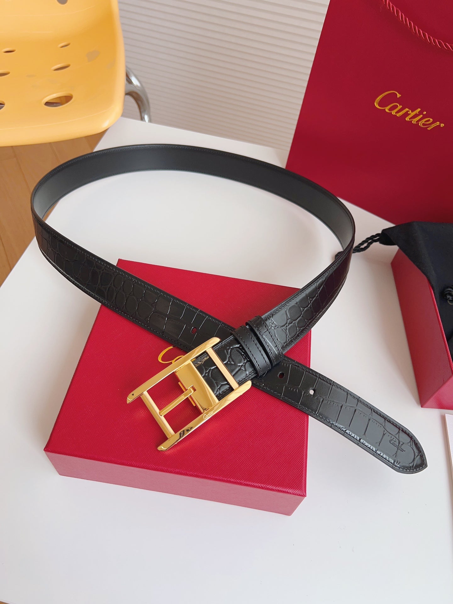 155RK243PDE Stylish  High quality belt With full package