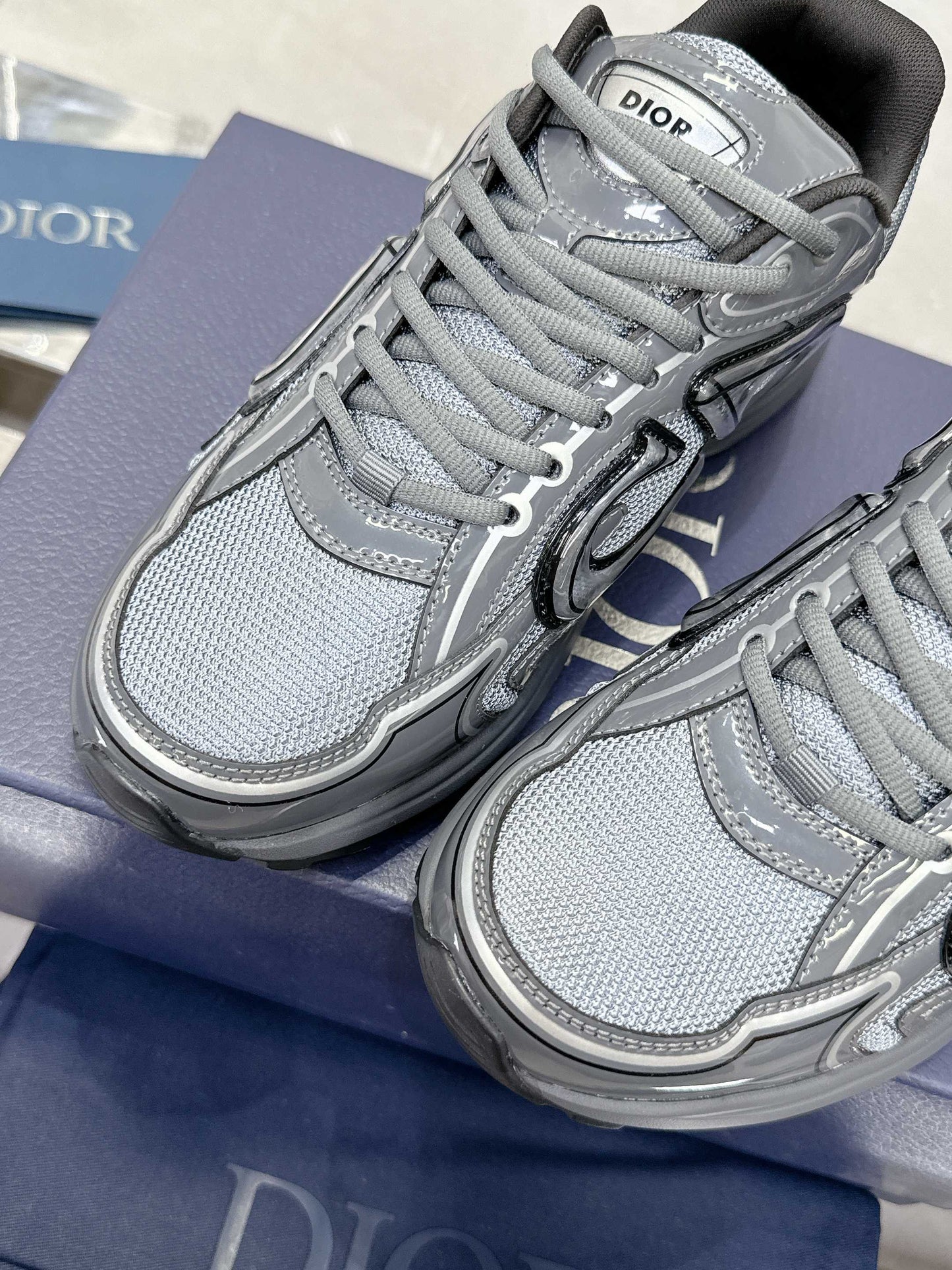 245RD2ZDE Stylish Sneakers