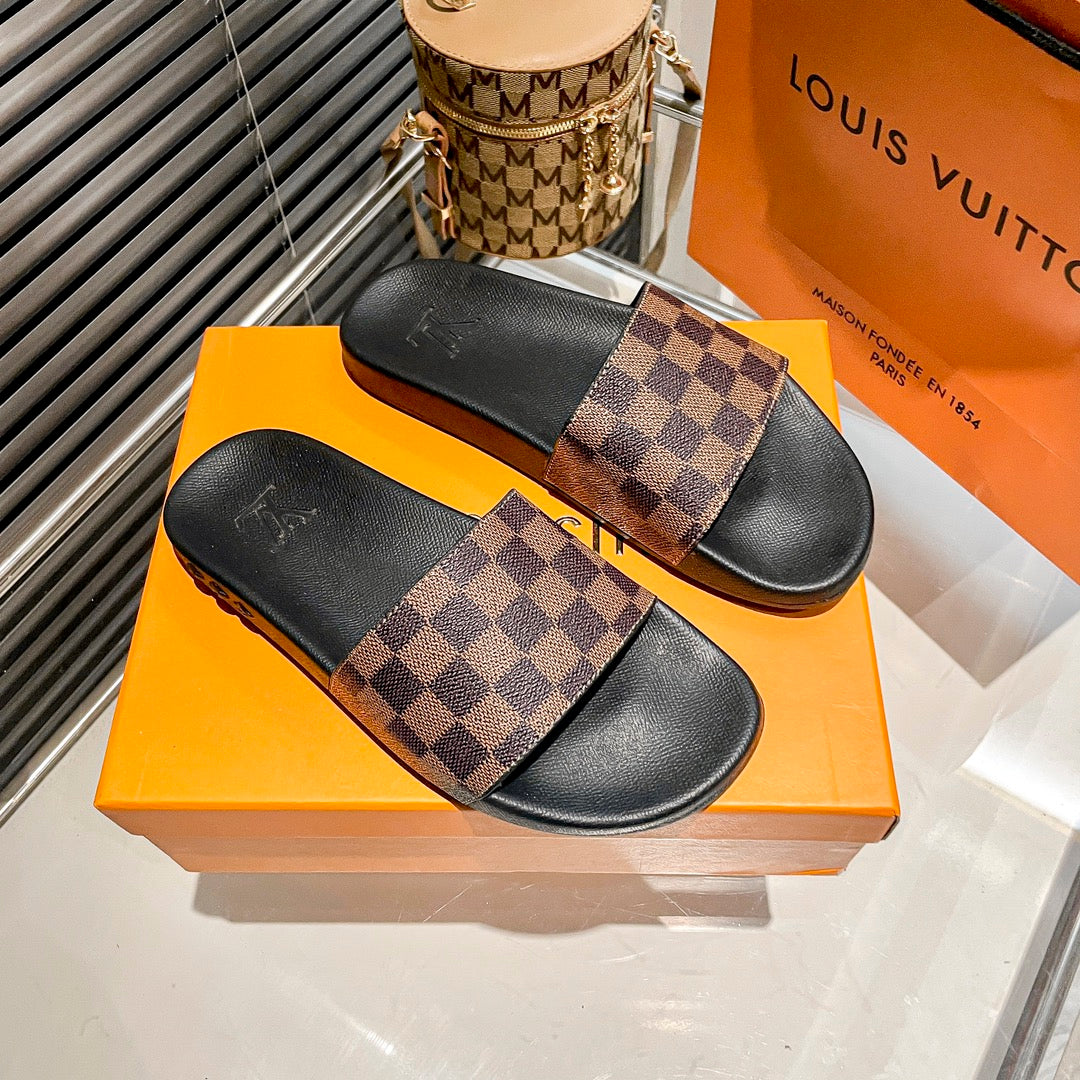 14E195ZDE Stylish Slippers