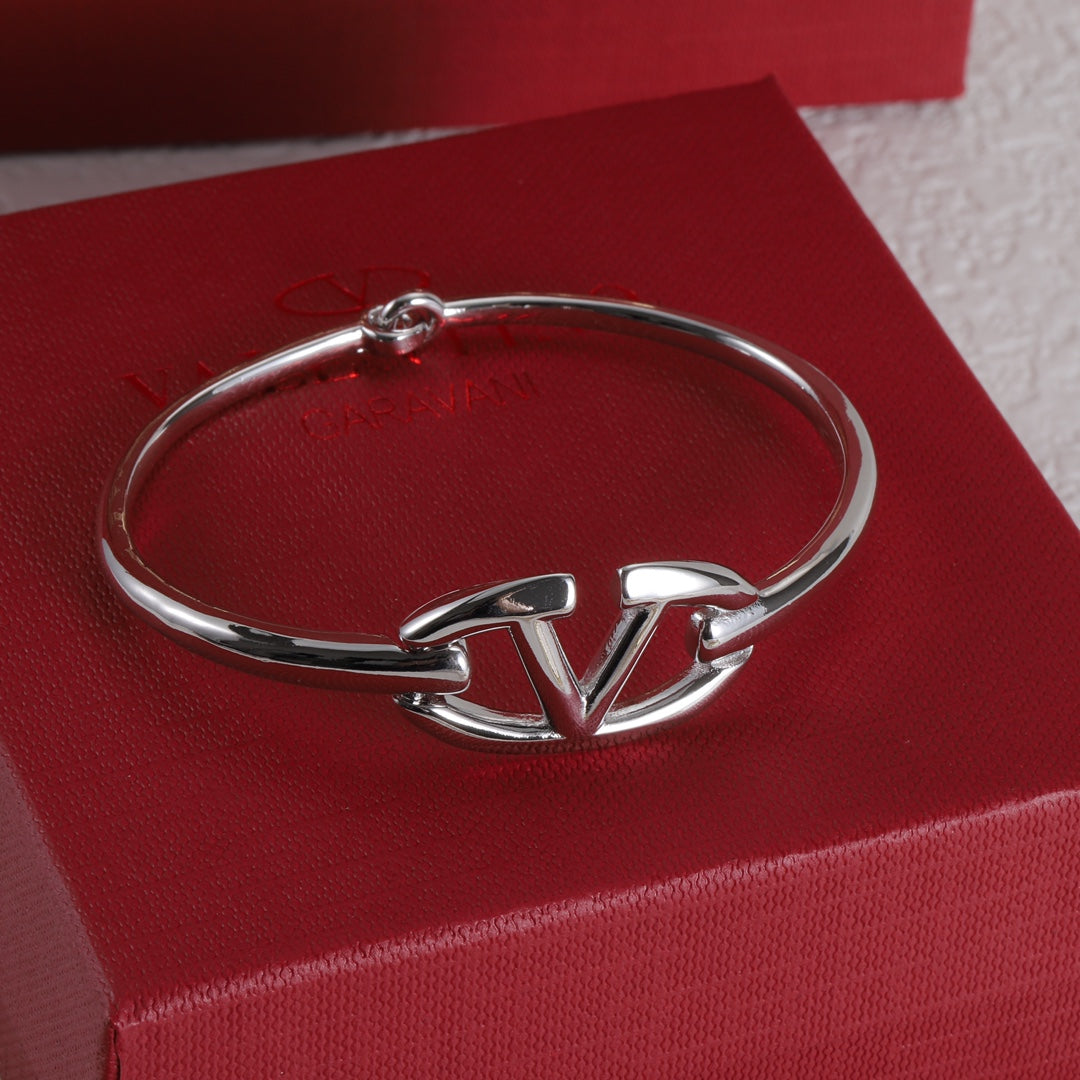14VL354KDE Stylish Bracelets