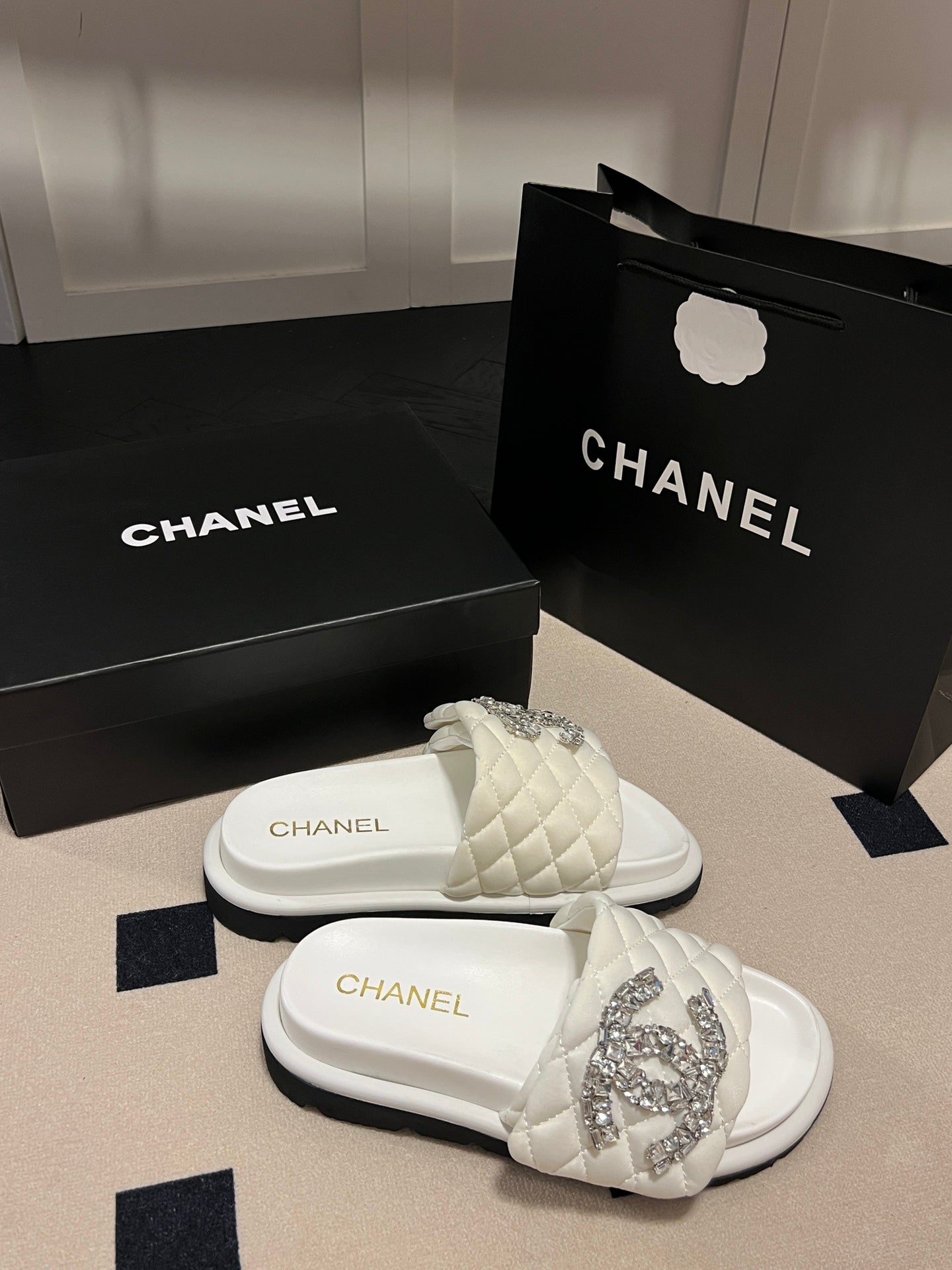 14C93ZDE Stylish Slippers