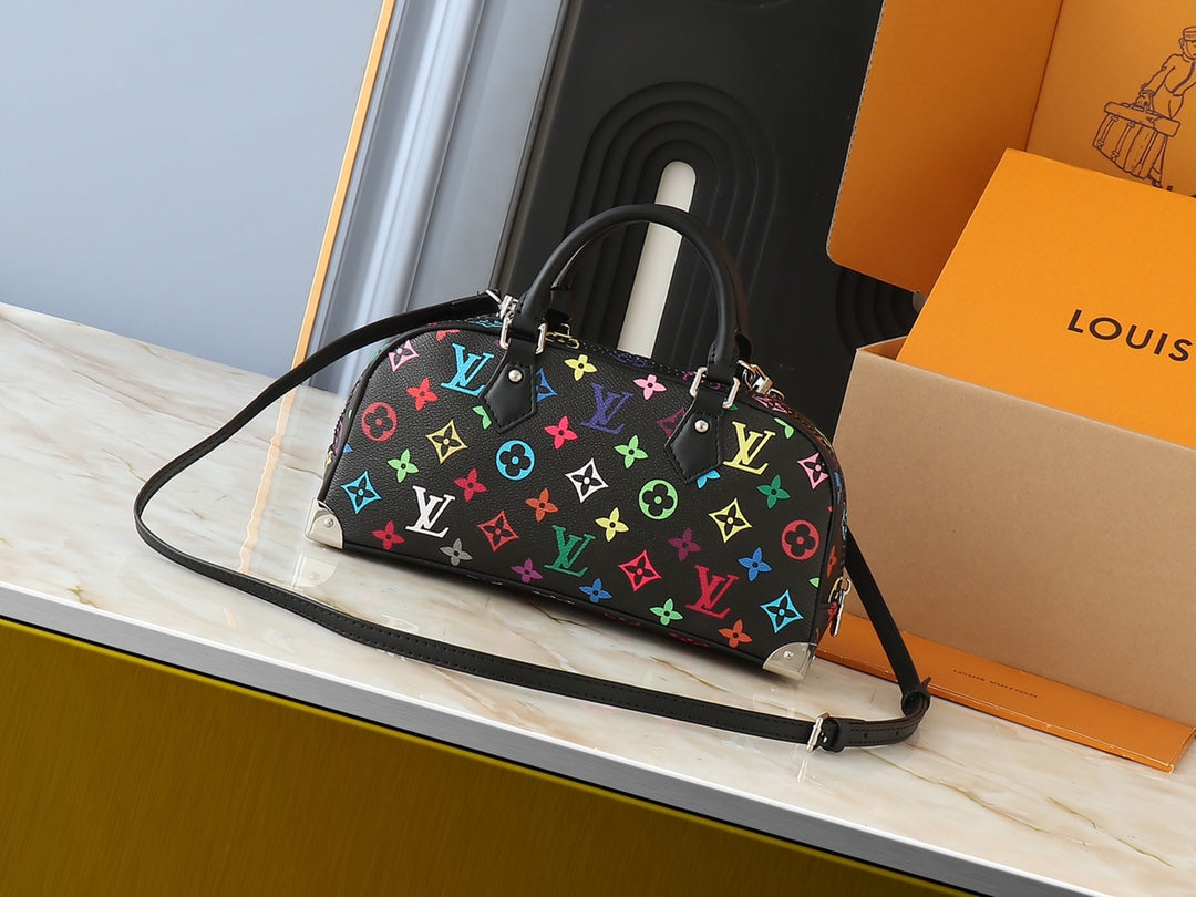 165NE101BDE Stylish leather bag