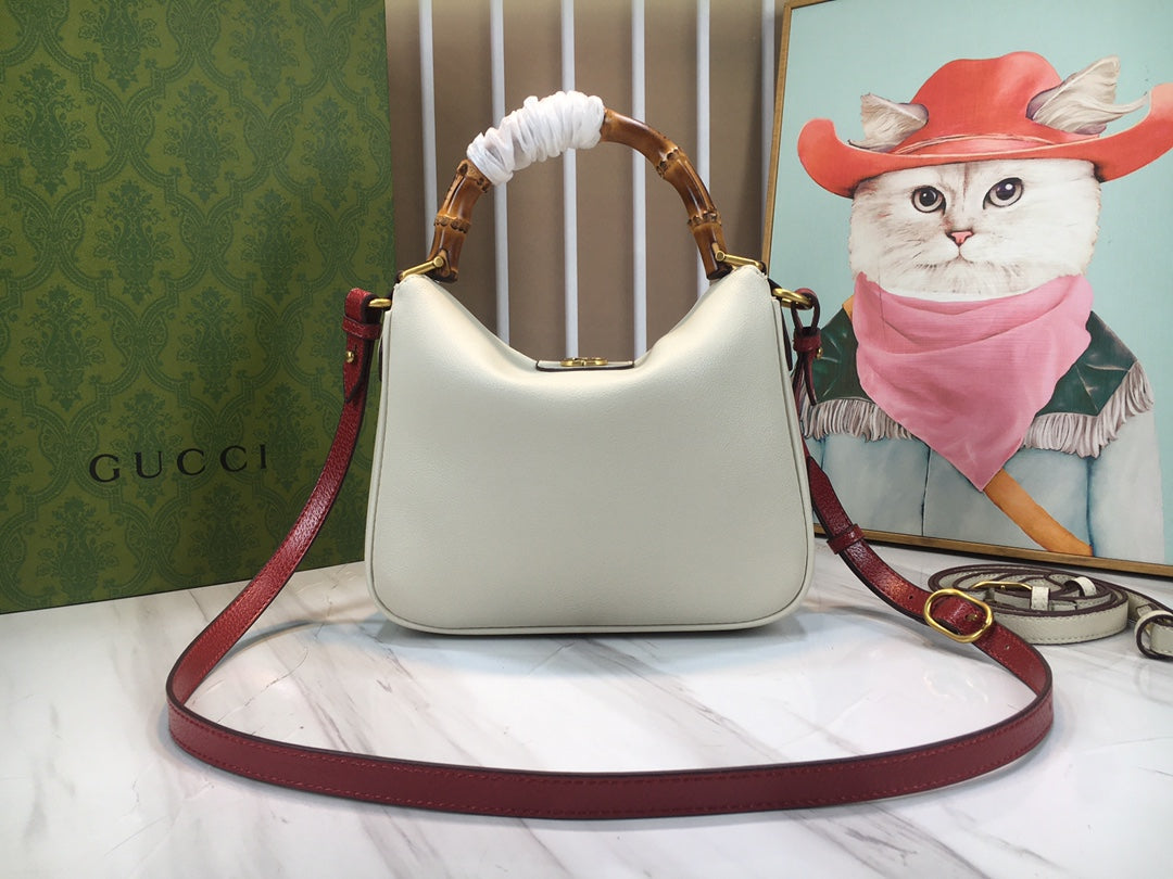 15RB117BDE Stylish leather bag