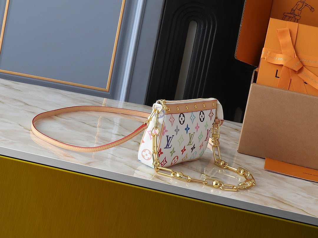 155NE30BDE Stylish leather bag