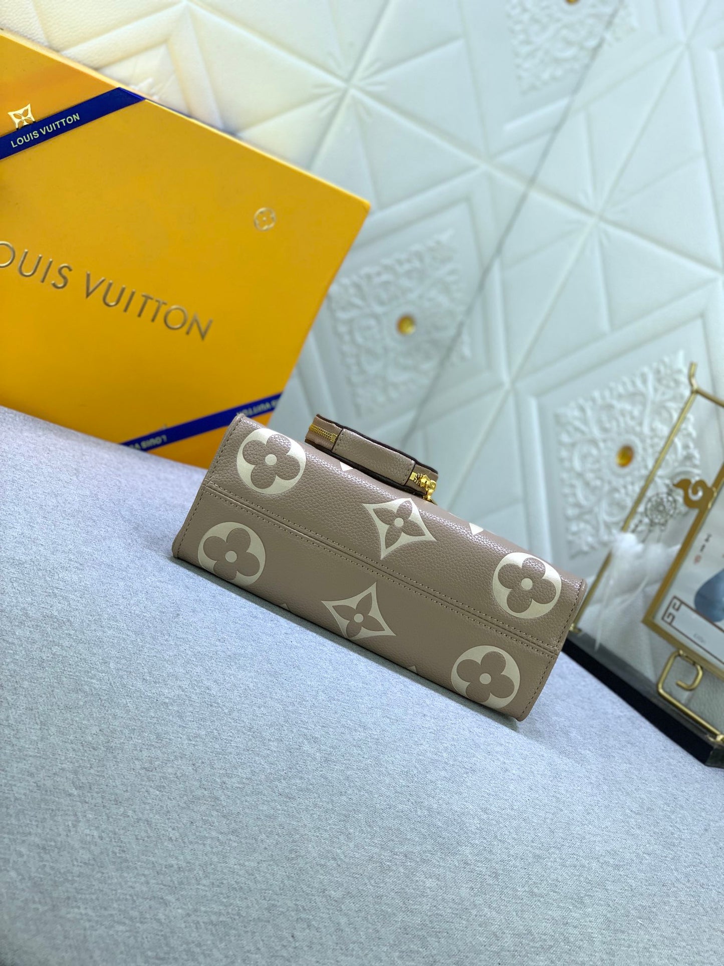 2XE320BDE Stylish leather bag 