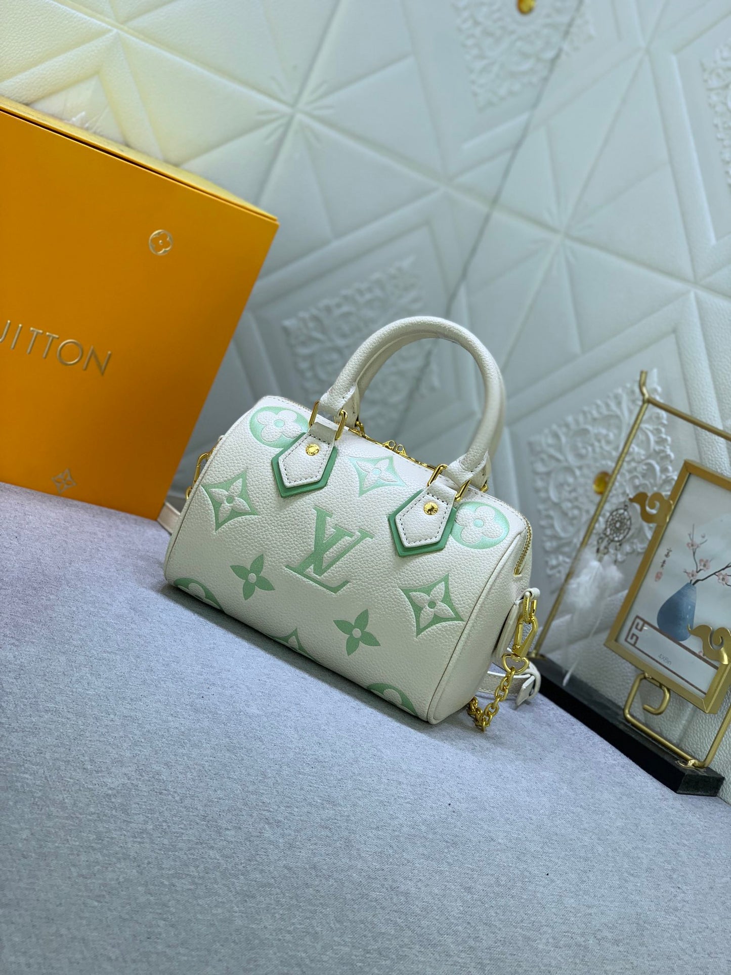 2XE264BDE Stylish leather bag 