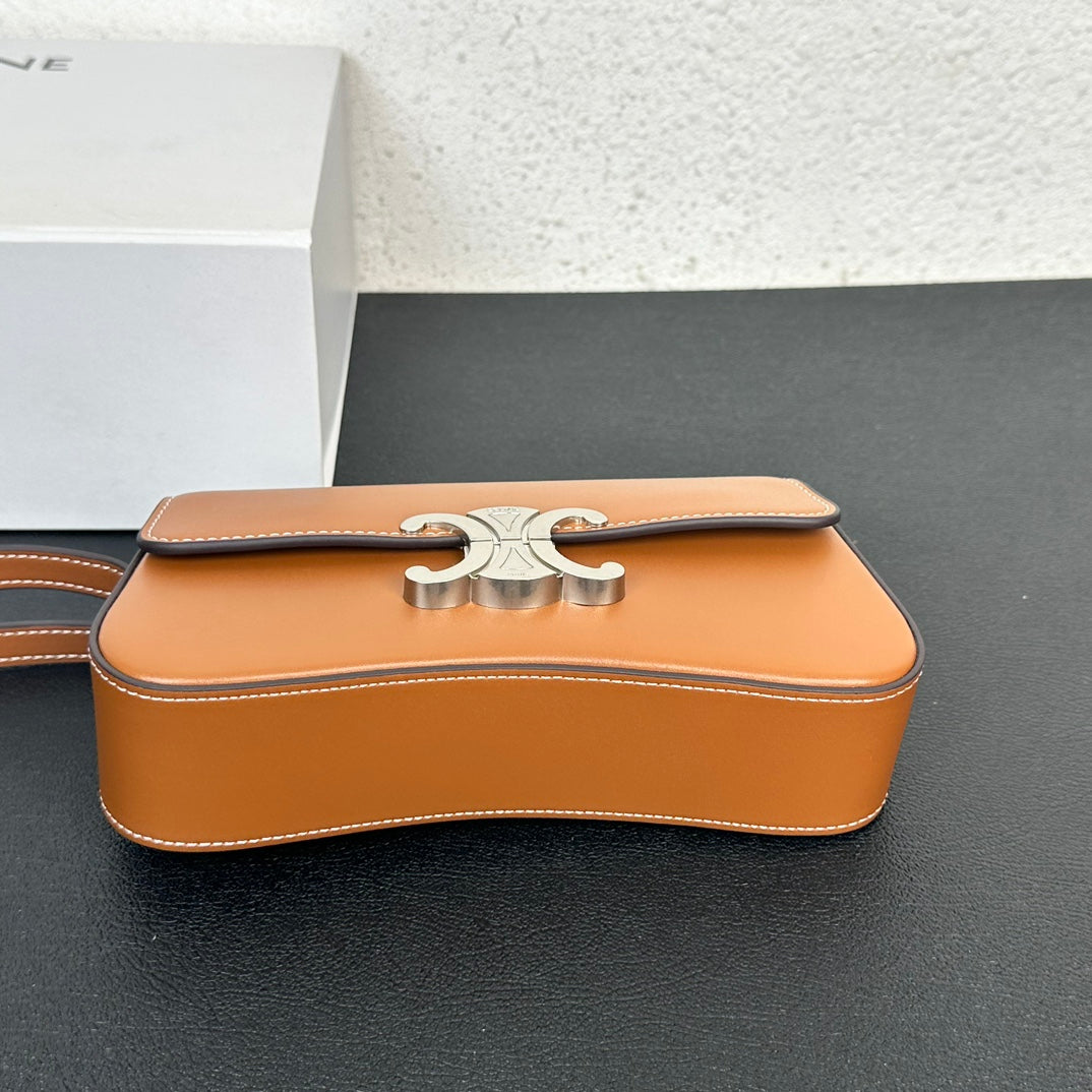 1XE271BDE Stylish leather bag 