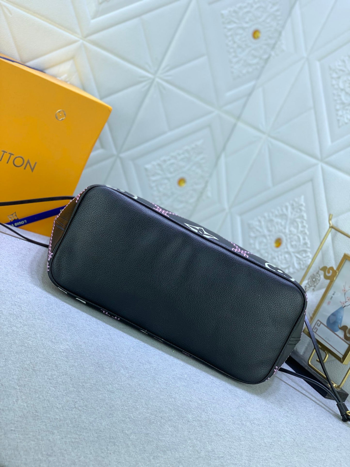 2XE88BDE Stylish leather bag 