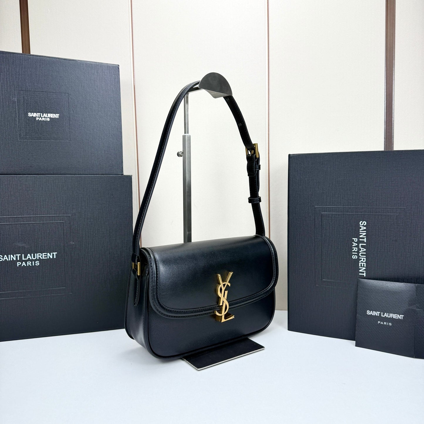 15RSL54BDE Stylish leather bag
