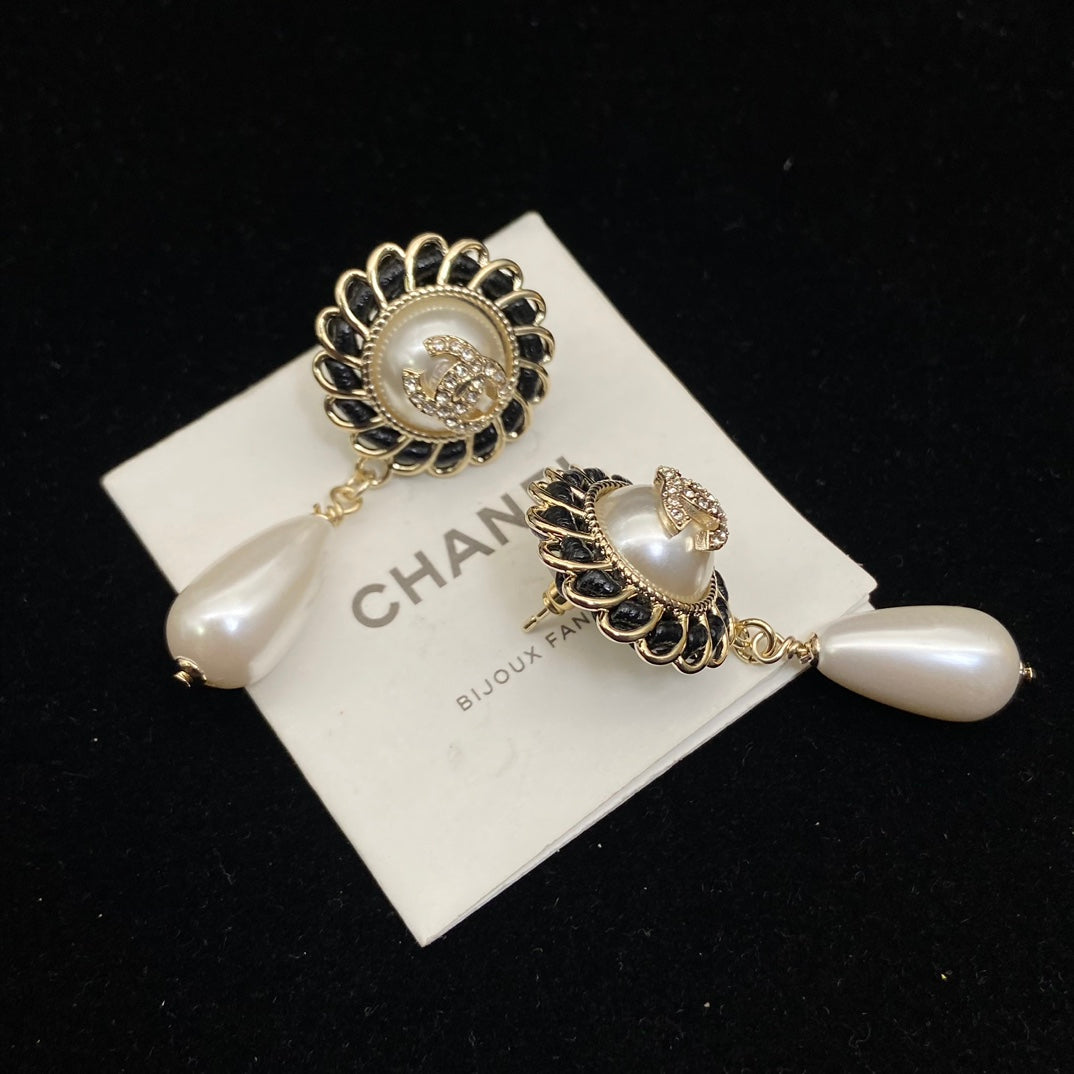 14C681EDE Stylish  Earrings