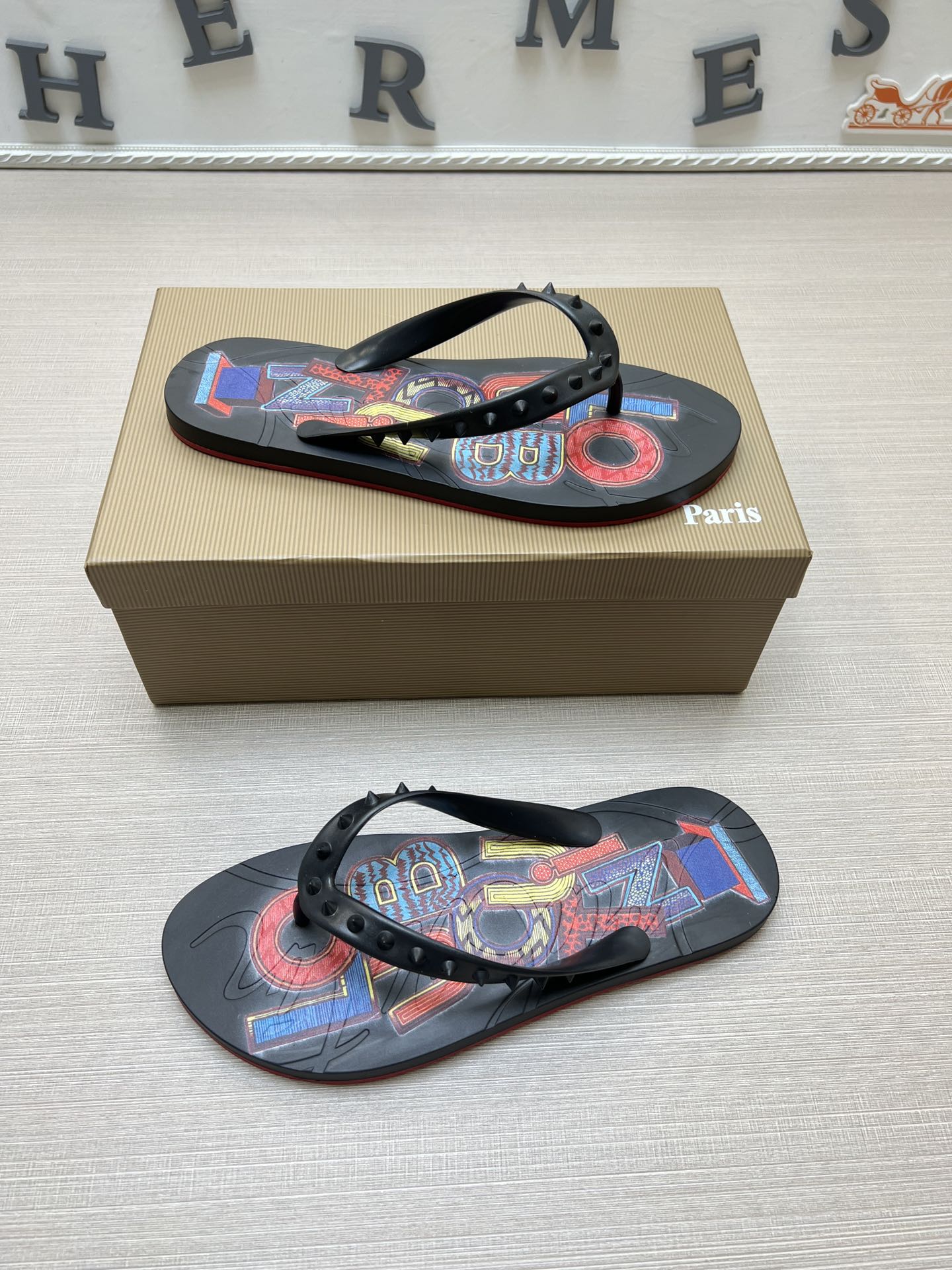 54A107ZDE Stylish slippers