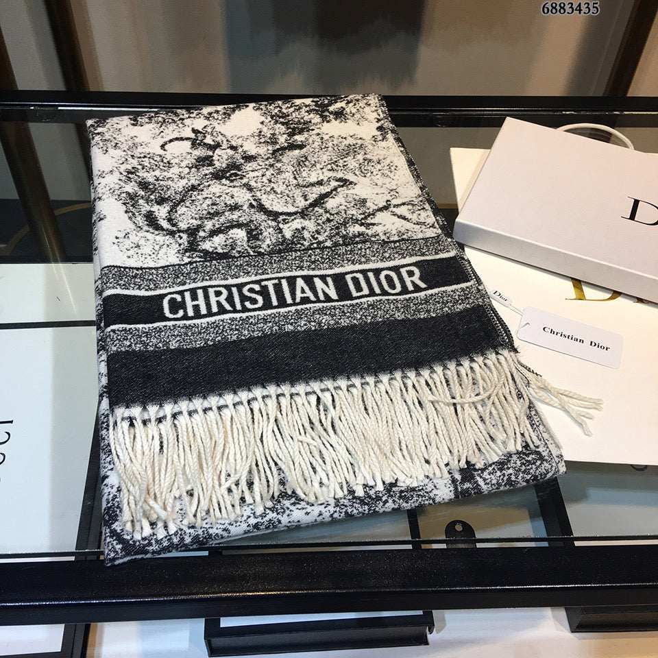 175RD49WDE Stylish Winter Scarves