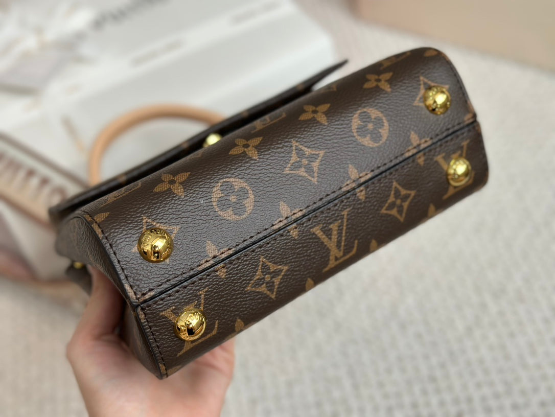 6XE122BDE Stylish leather bag 