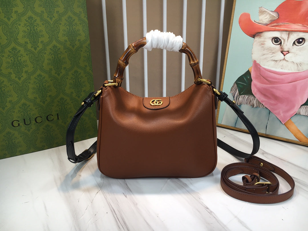 15RB117BDE Stylish leather bag