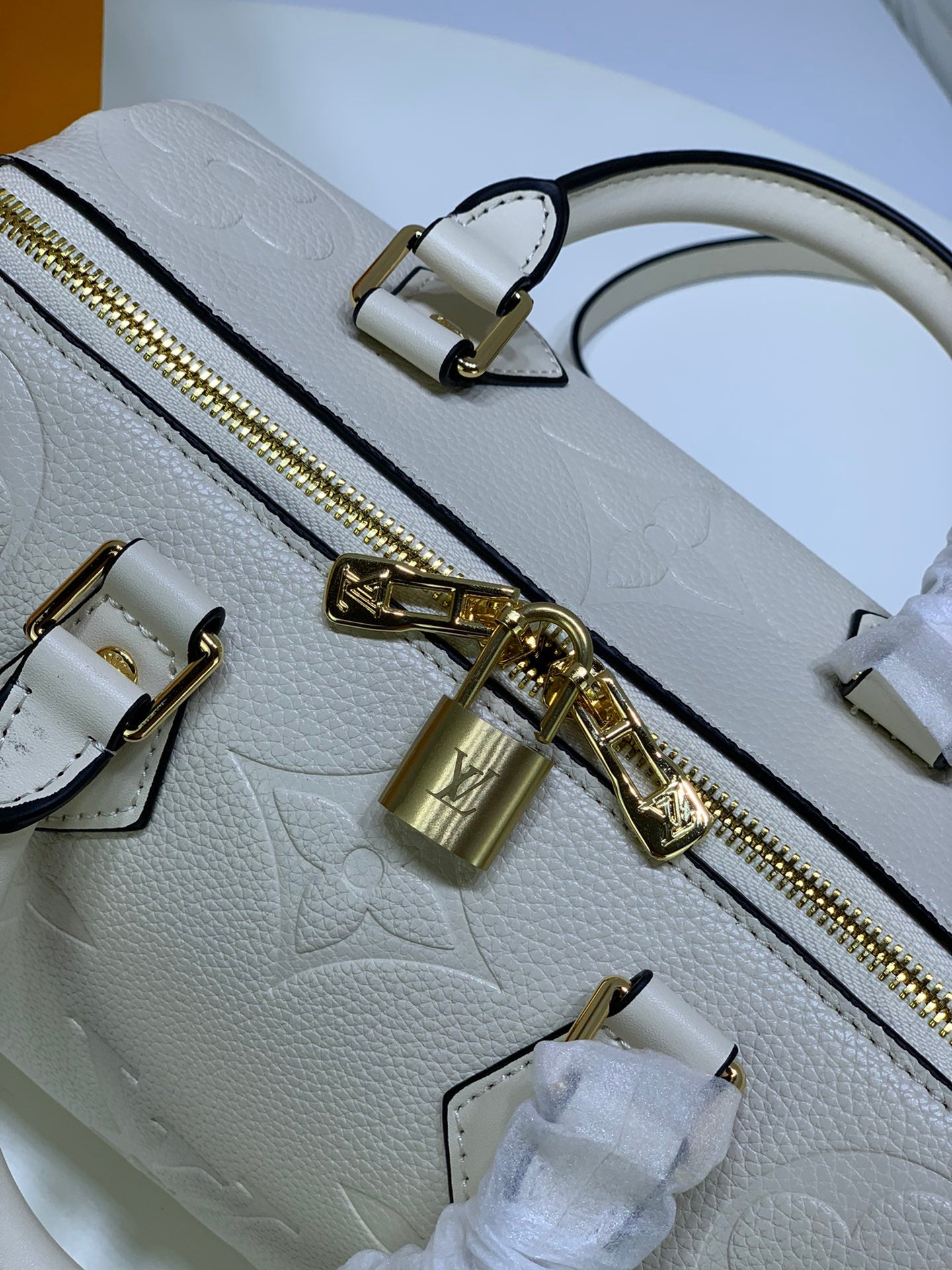 2XE138BDE Stylish leather bag 