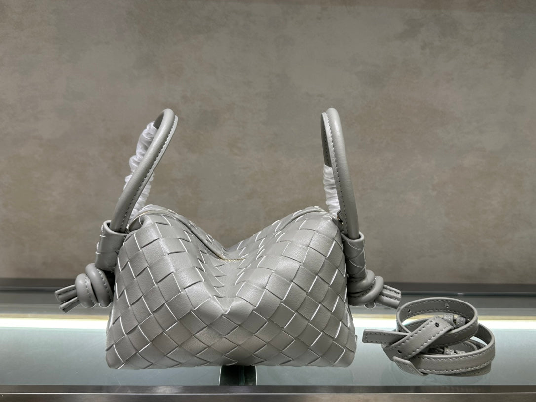 1XA84BDE Stylish leather bag