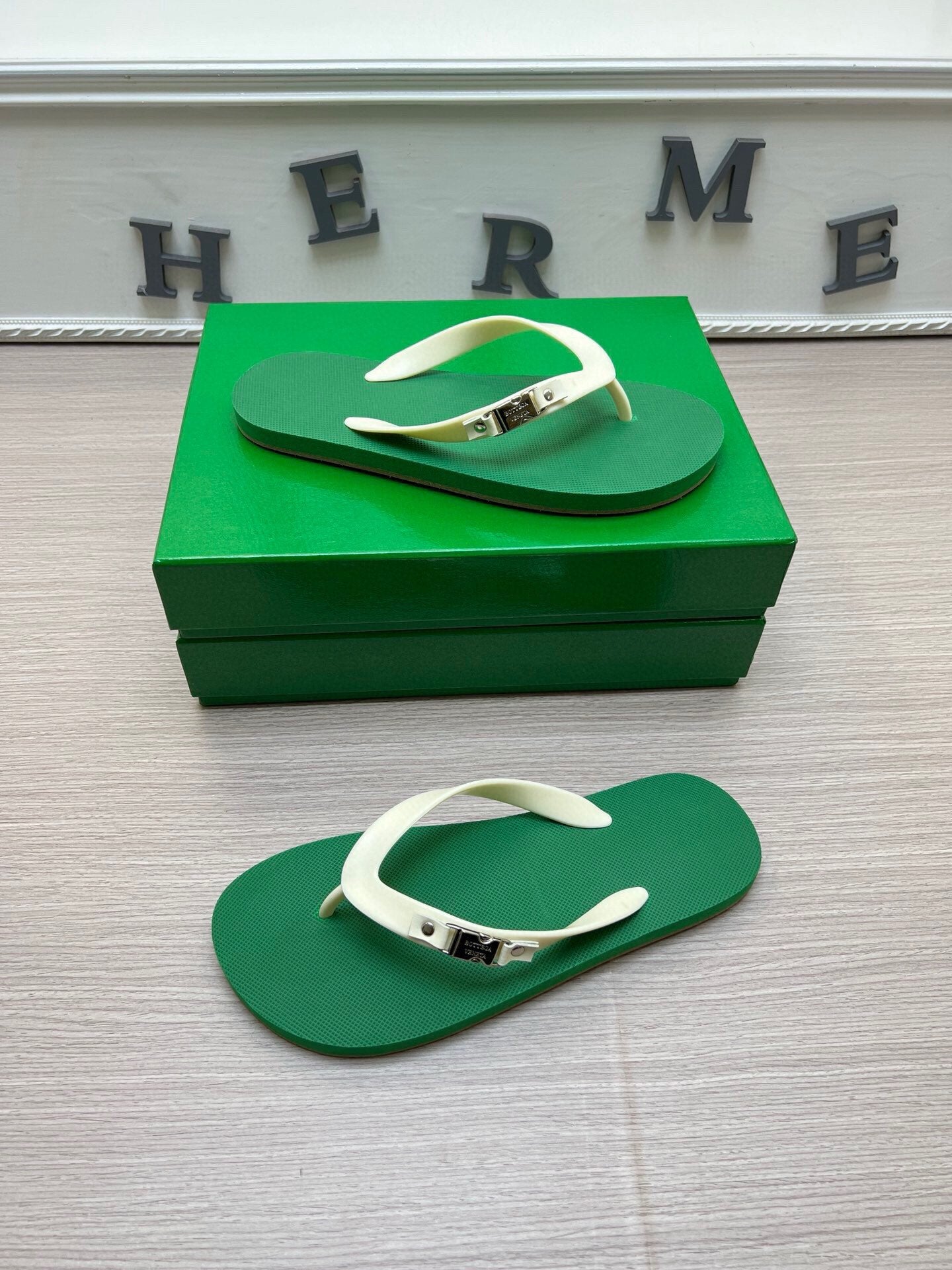 54A162ZDE Stylish slippers