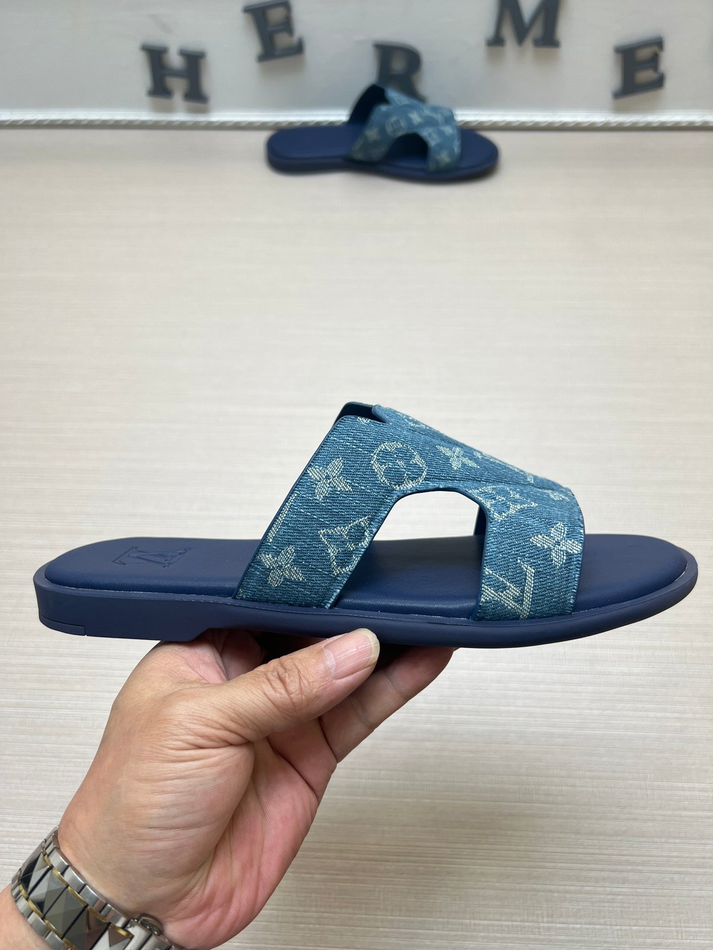 54E22ZDE Stylish slippers