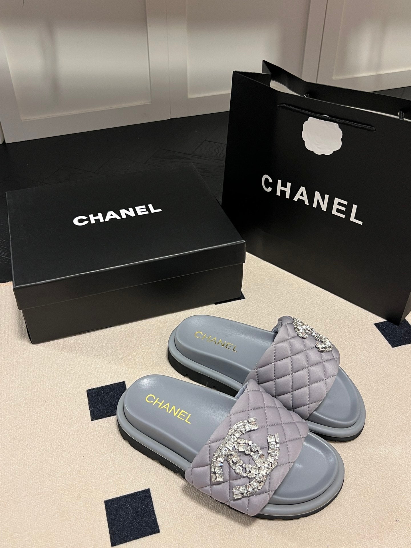 14C93ZDE Stylish Slippers