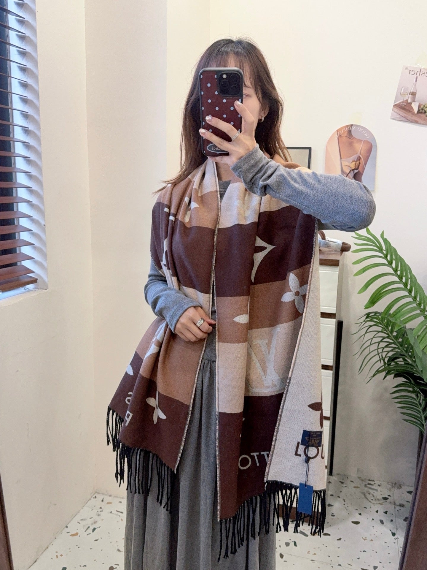 175RE43WDE Stylish Winter Scarves