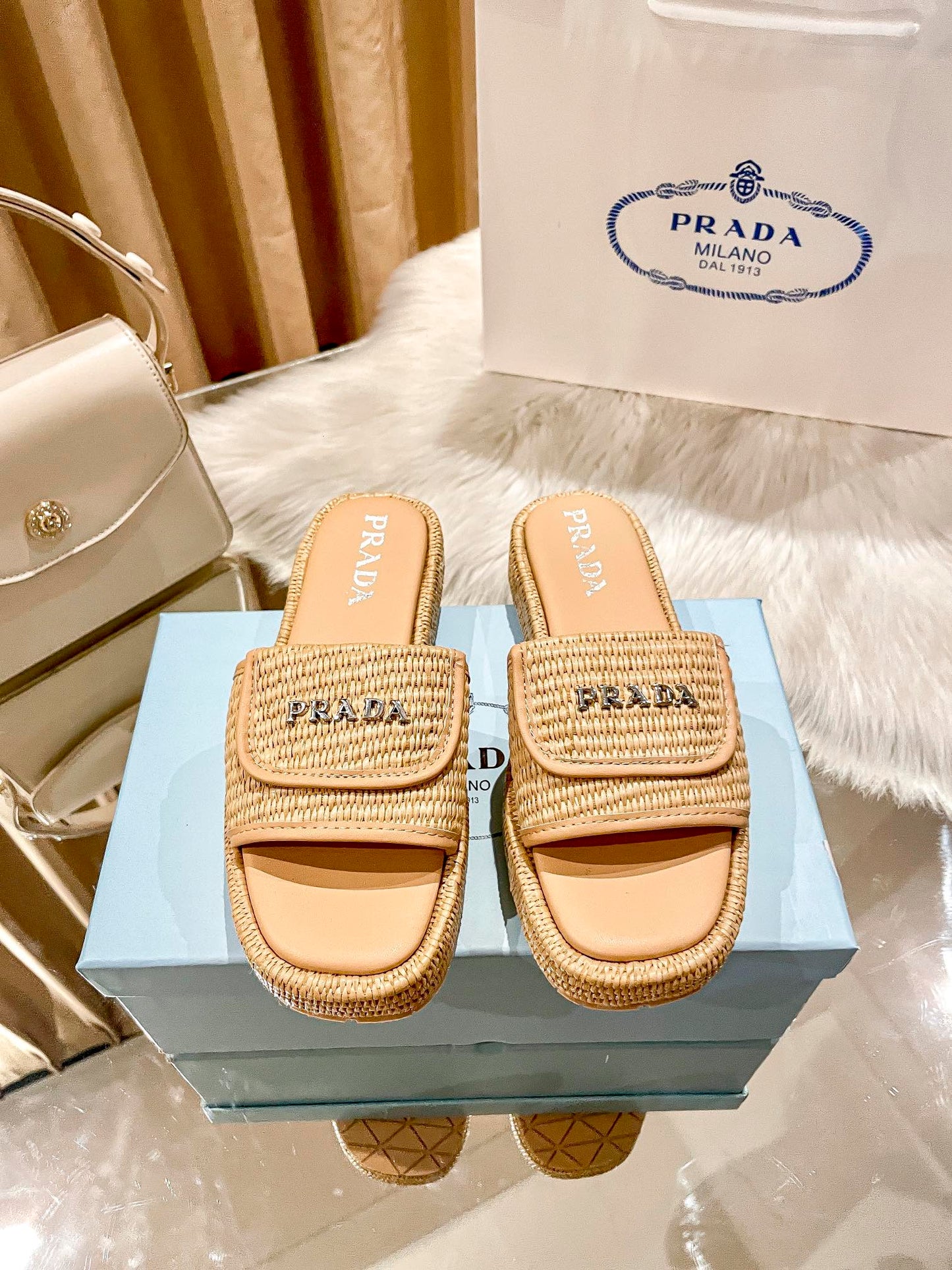 14PD176ZDE Stylish Slippers