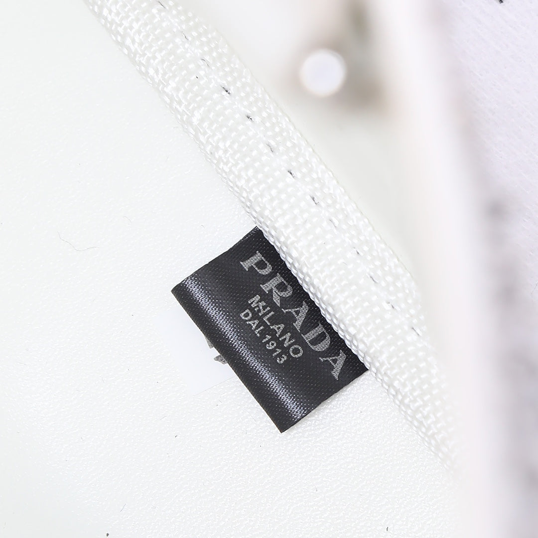 2XPD265BDE Stylish leather bag 