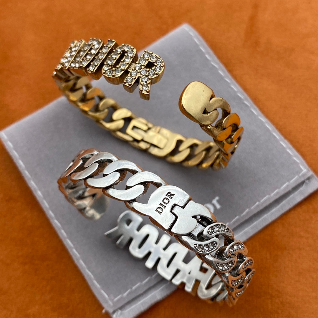 14B768KDE Stylish Bracelets