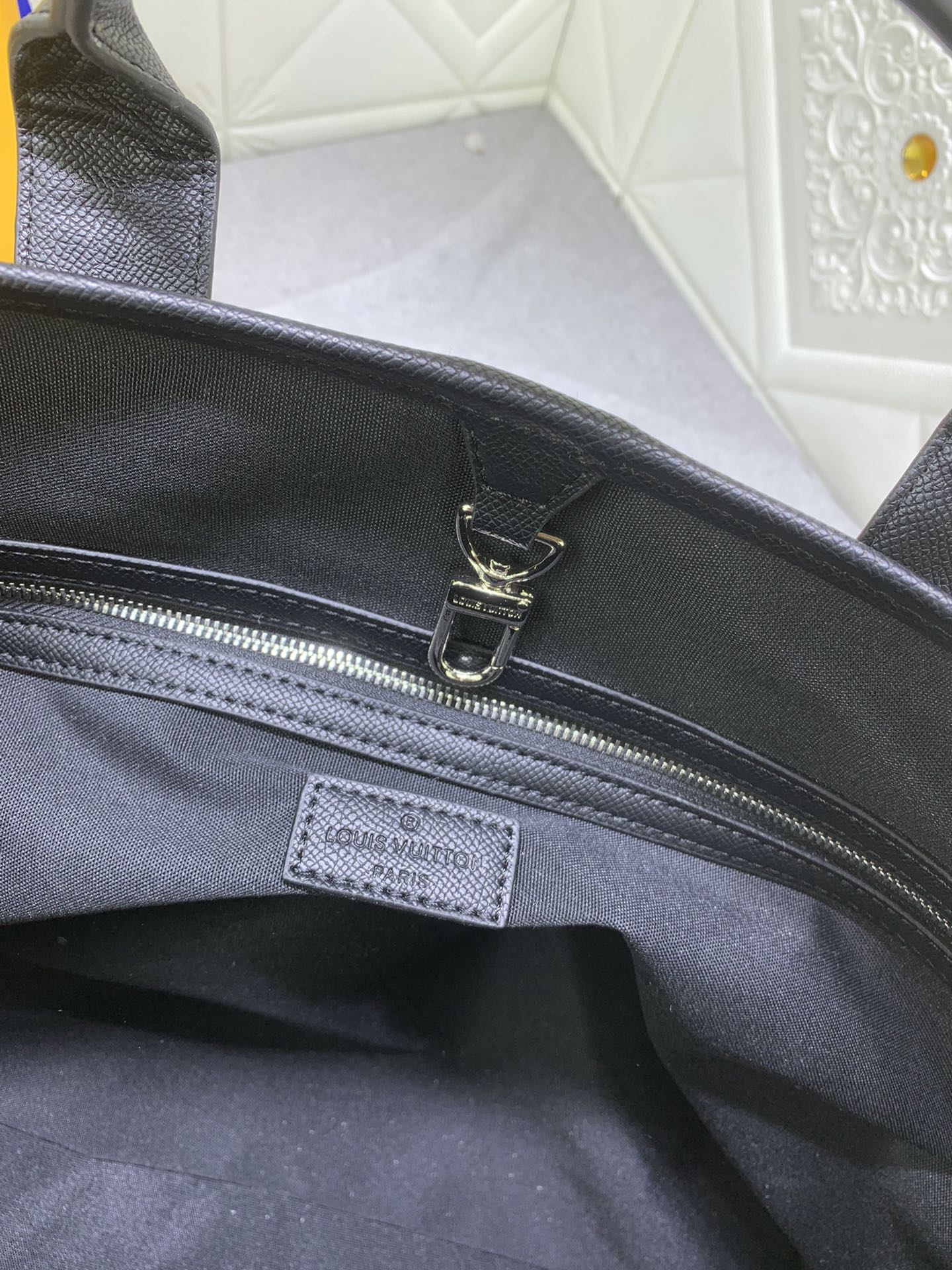 2XE350BDE Stylish leather bag 