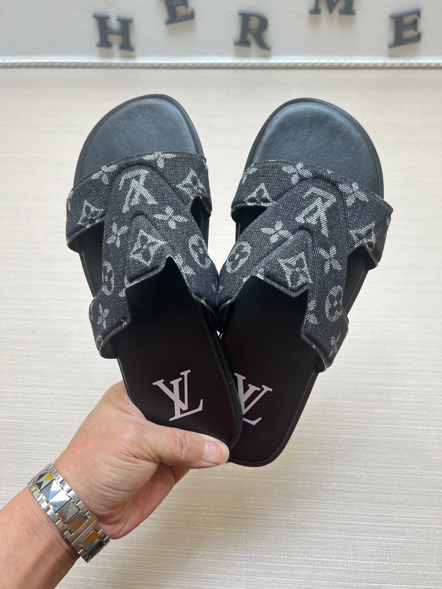 54E29ZDE Stylish slippers