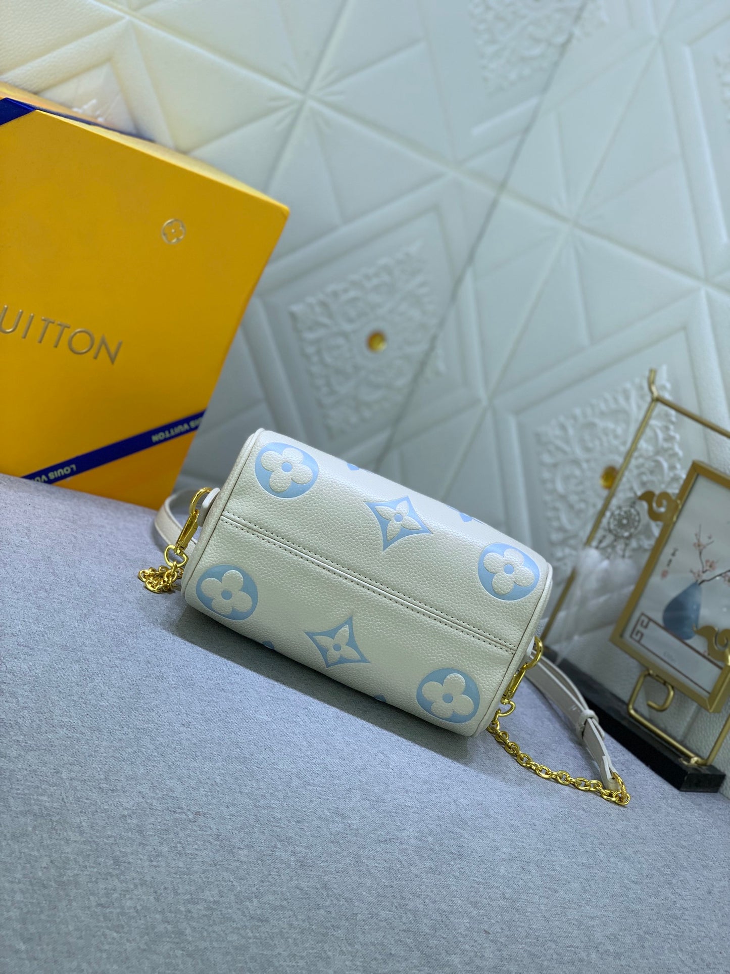 2XE264BDE Stylish leather bag 