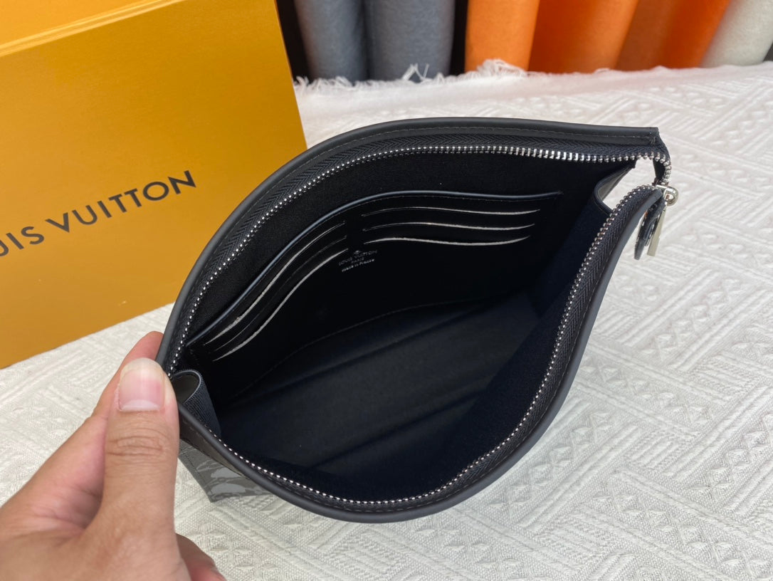 1XE386BDE Stylish leather bag