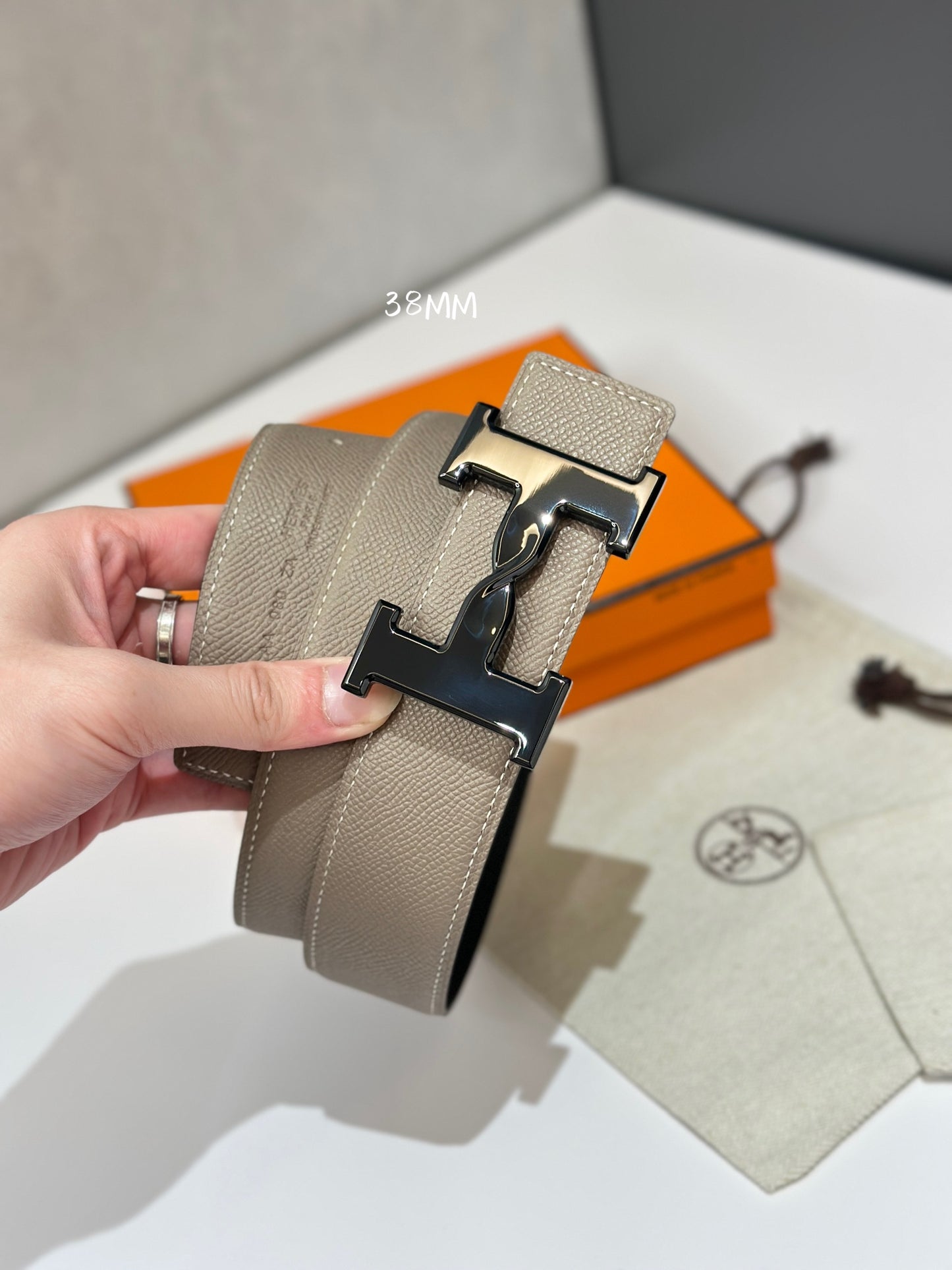 1WH194PDE Stylish  High quality belt With full package