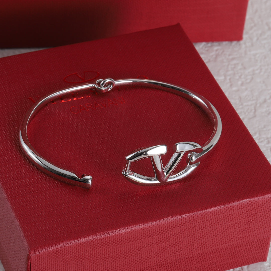 14VL354KDE Stylish Bracelets